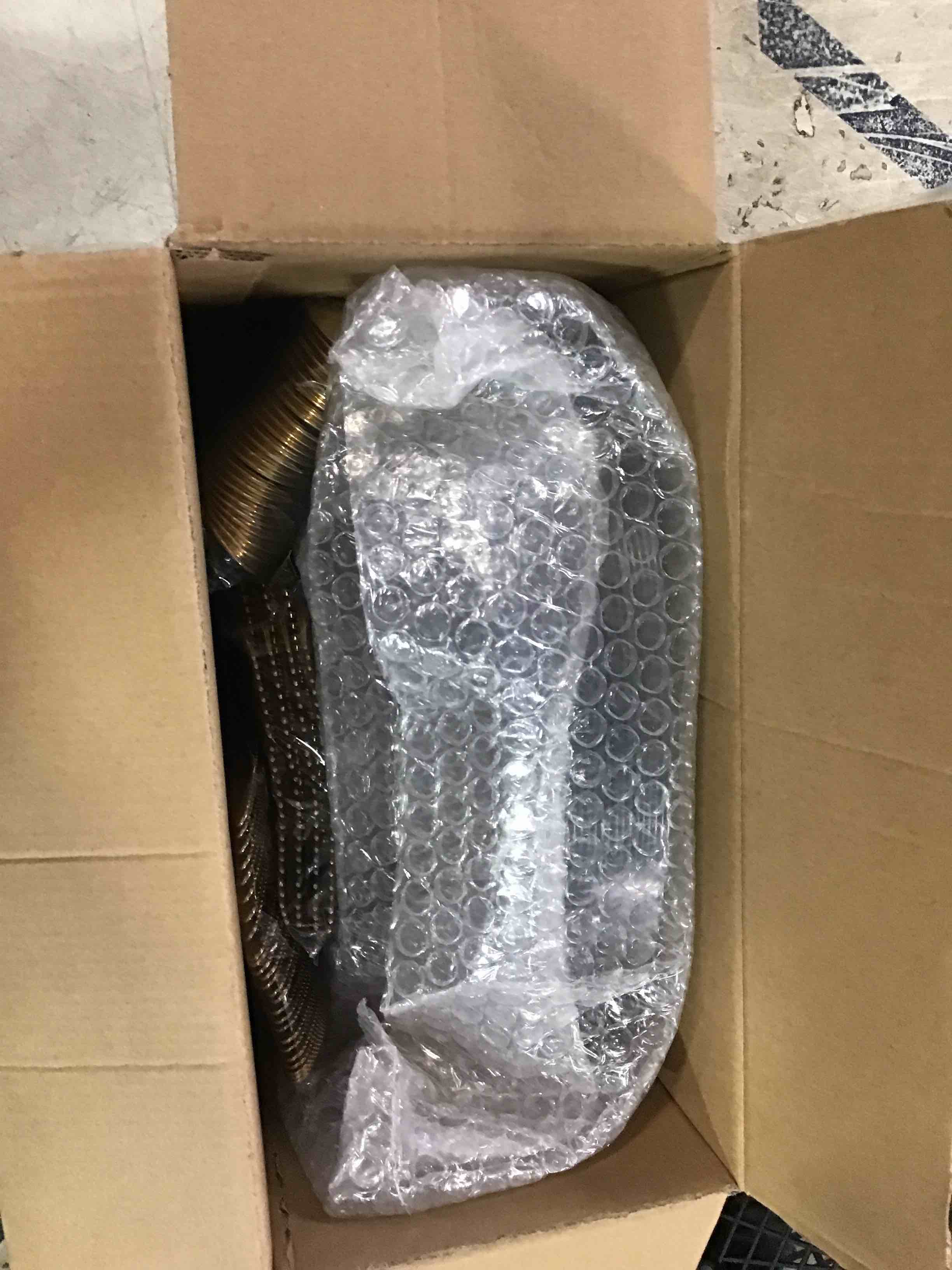 https://s3.amazonaws.com/lotting-images-prod/bidfta/YEL6646041_1720736237584.jpeg