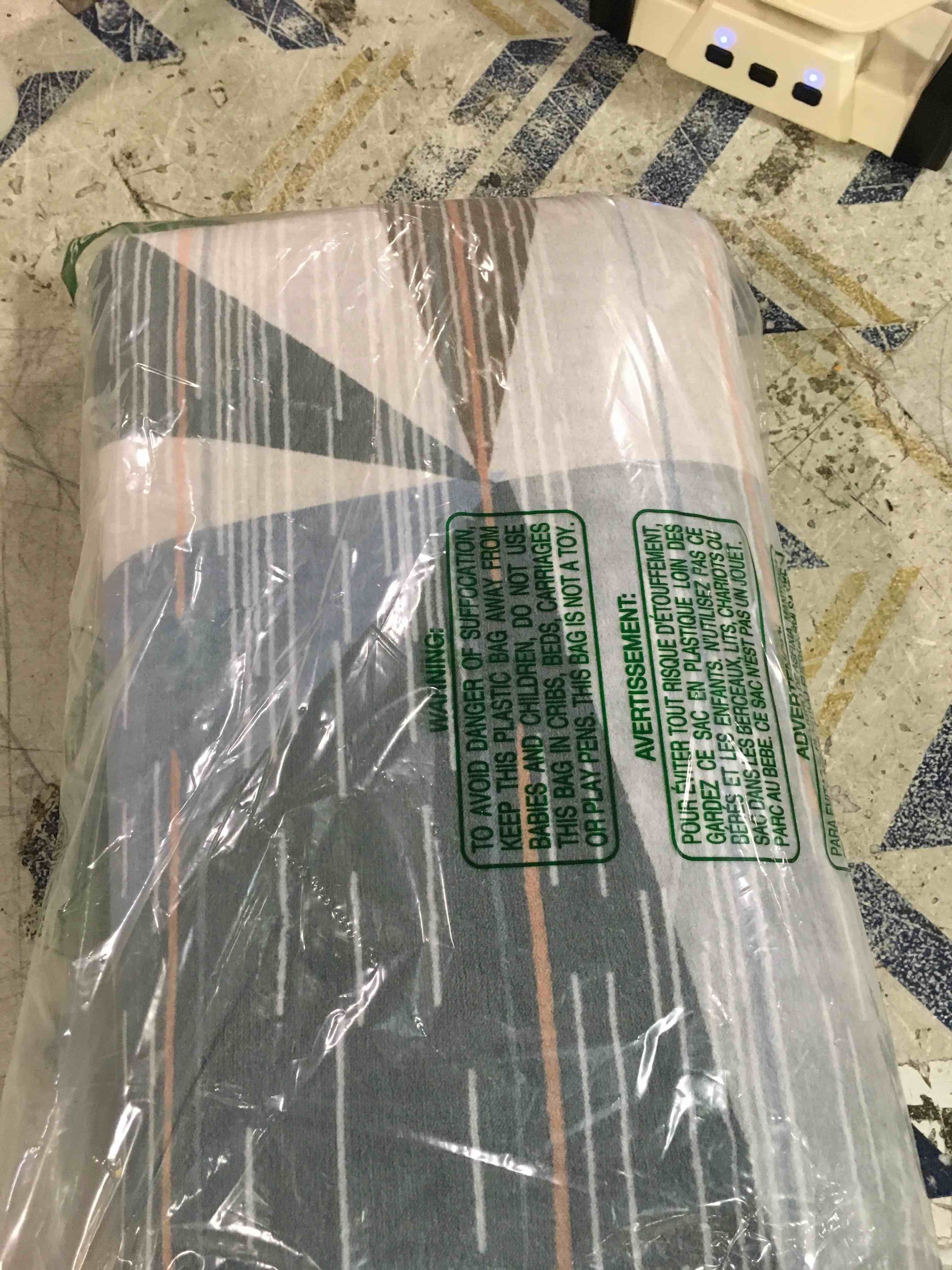 https://s3.amazonaws.com/lotting-images-prod/bidfta/YEL6646095_1720751252660.jpeg
