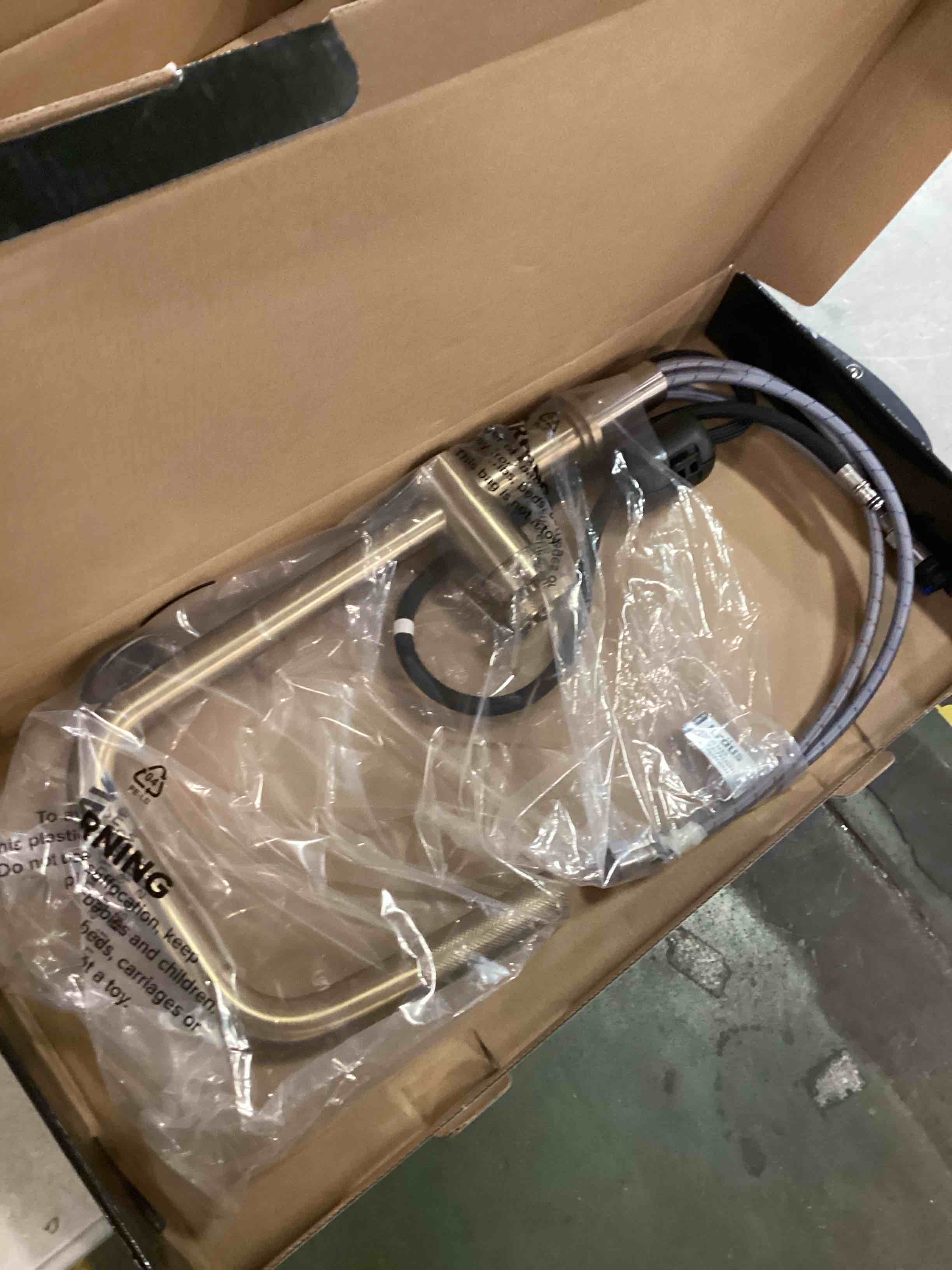 https://s3.amazonaws.com/lotting-images-prod/bidfta/YEL6649580_1721305368164.jpeg