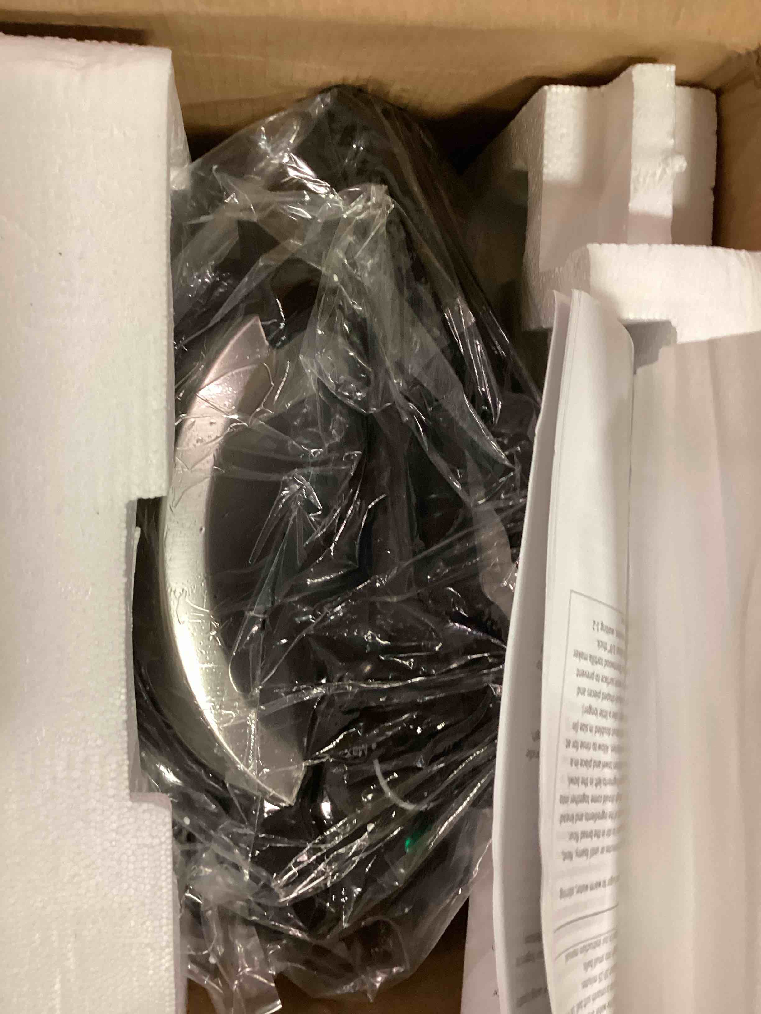 https://s3.amazonaws.com/lotting-images-prod/bidfta/YEL6650355_1721056293217.jpeg