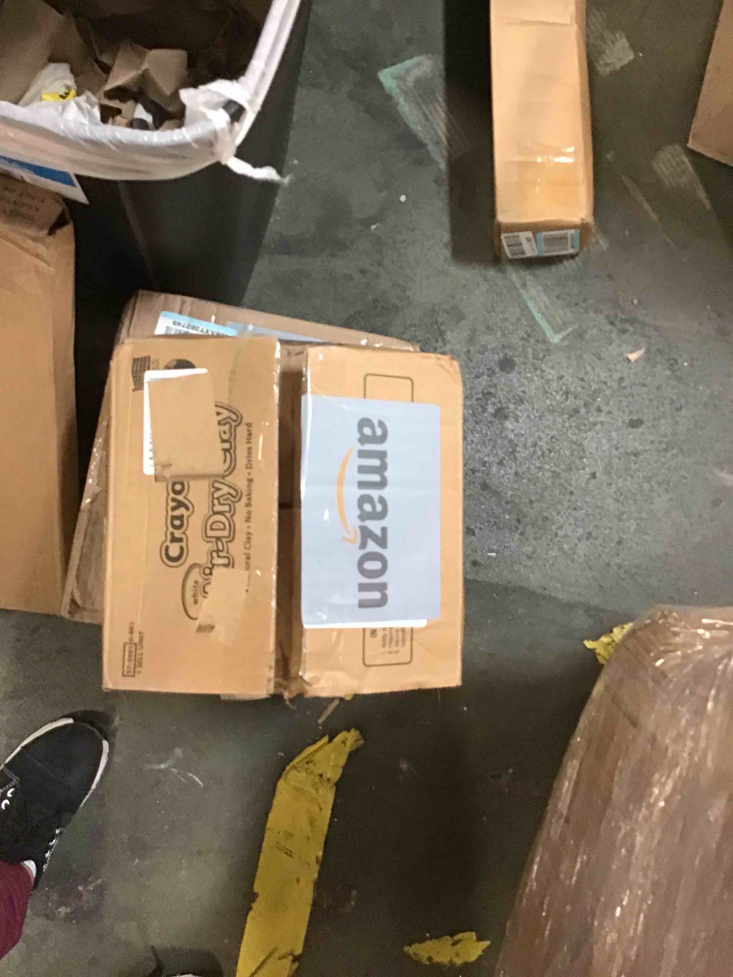 https://s3.amazonaws.com/lotting-images-prod/bidfta/YEL6651645_1720578696533.jpeg