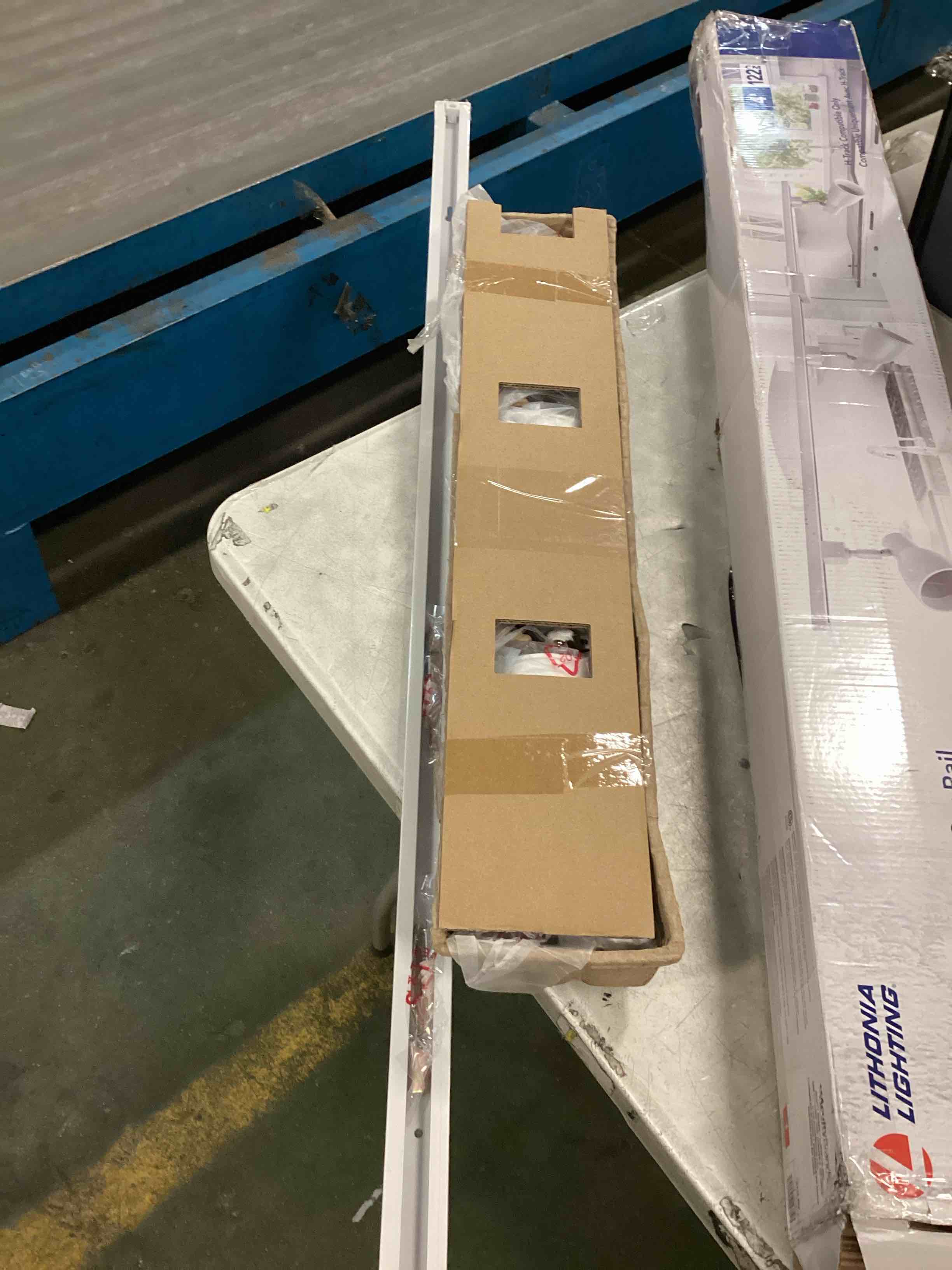 https://s3.amazonaws.com/lotting-images-prod/bidfta/YEL6655163_1720237060091.jpeg