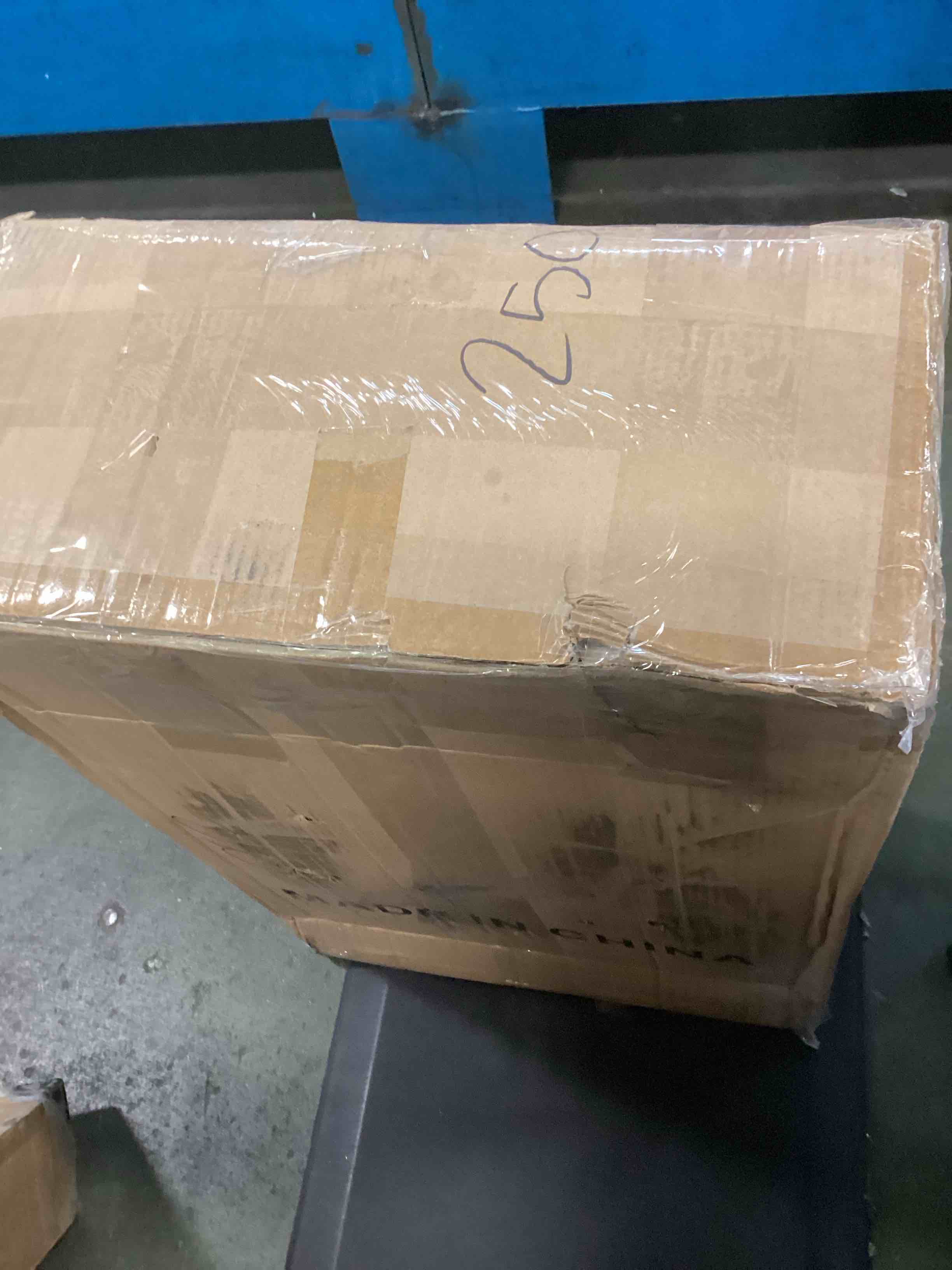 https://s3.amazonaws.com/lotting-images-prod/bidfta/YEL6655273_1720446340750.jpeg
