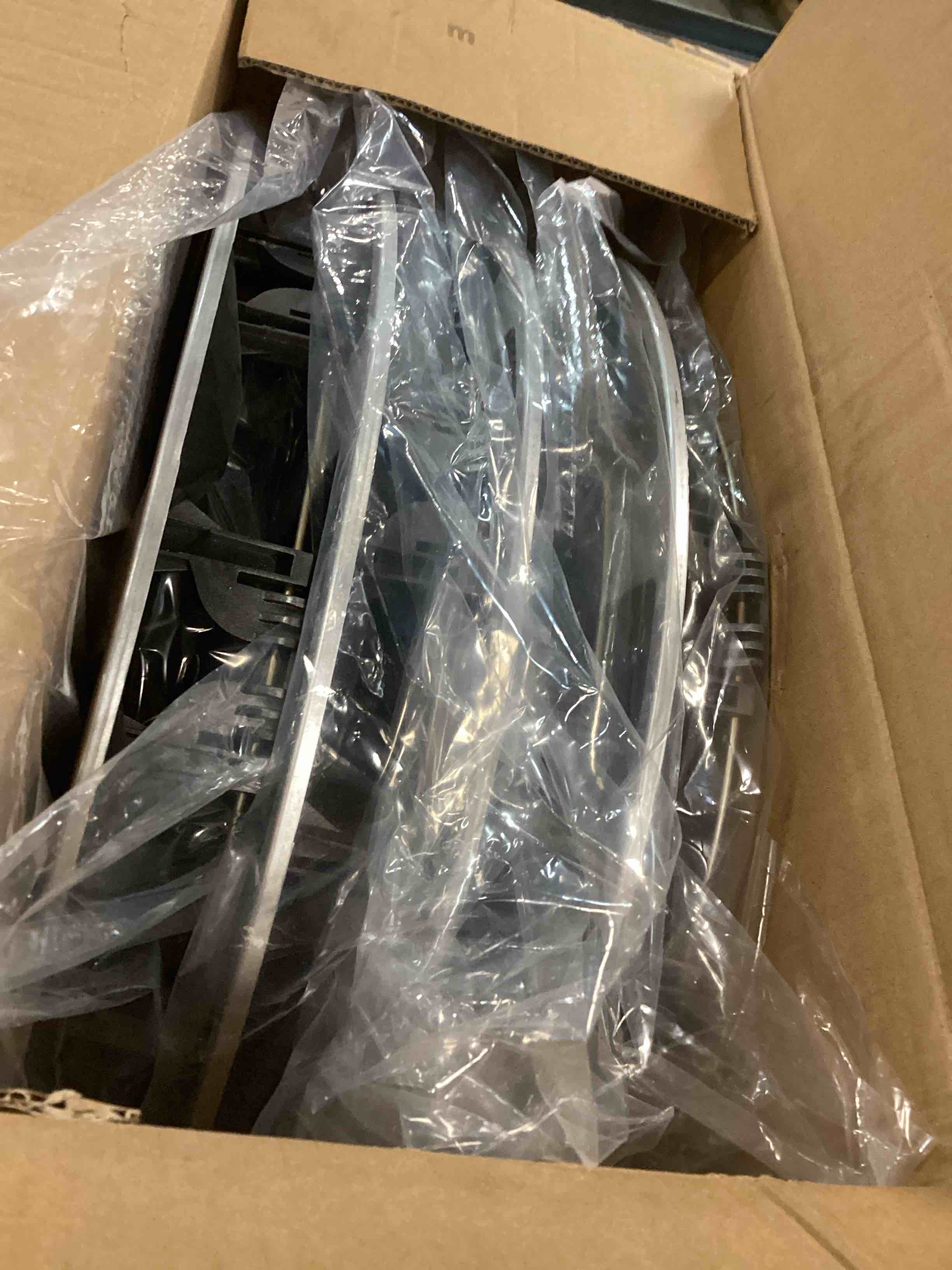 https://s3.amazonaws.com/lotting-images-prod/bidfta/YEL6655345_1720455194588.jpeg