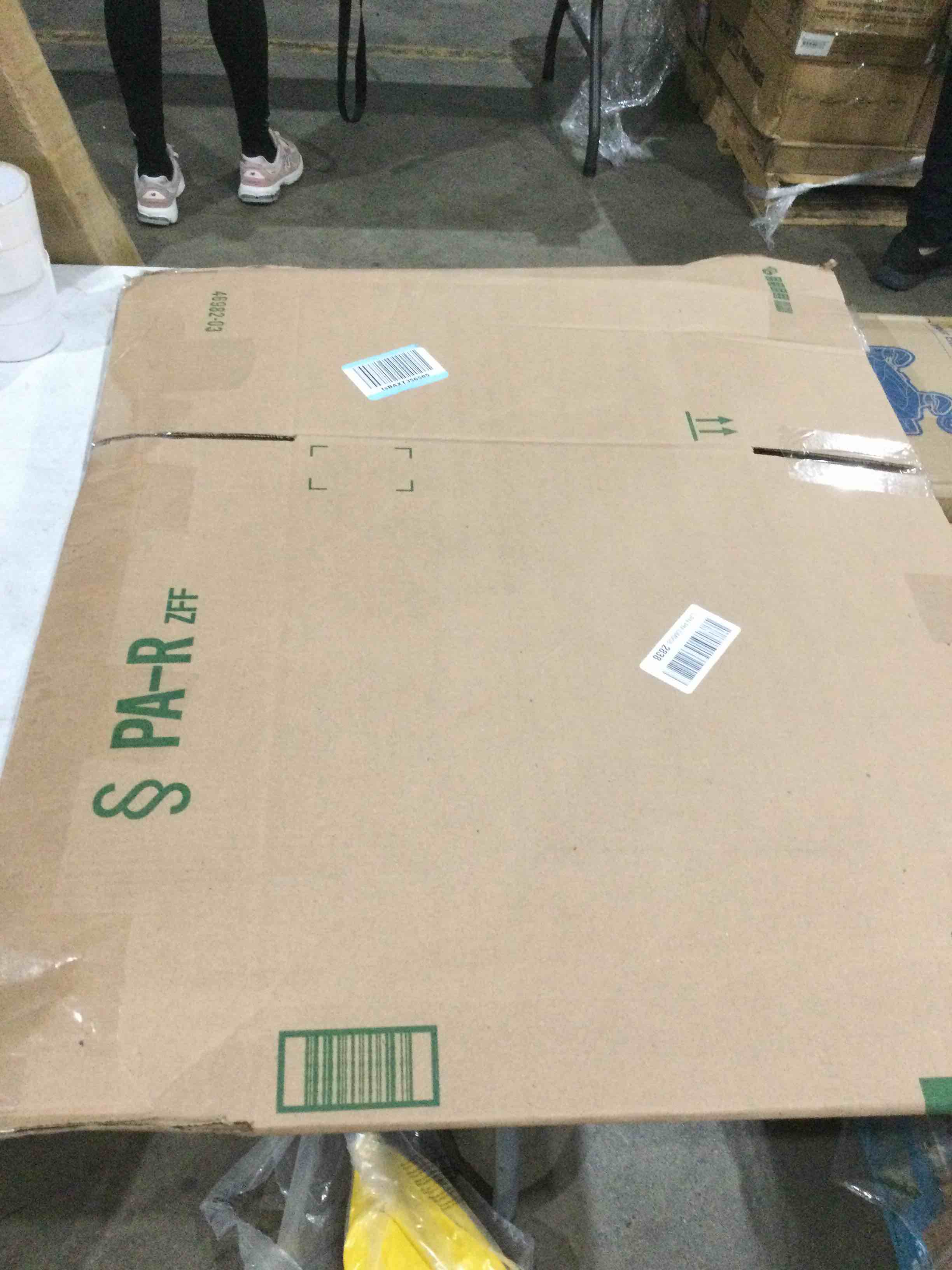 https://s3.amazonaws.com/lotting-images-prod/bidfta/YEL6657445_1746622714899.jpeg
