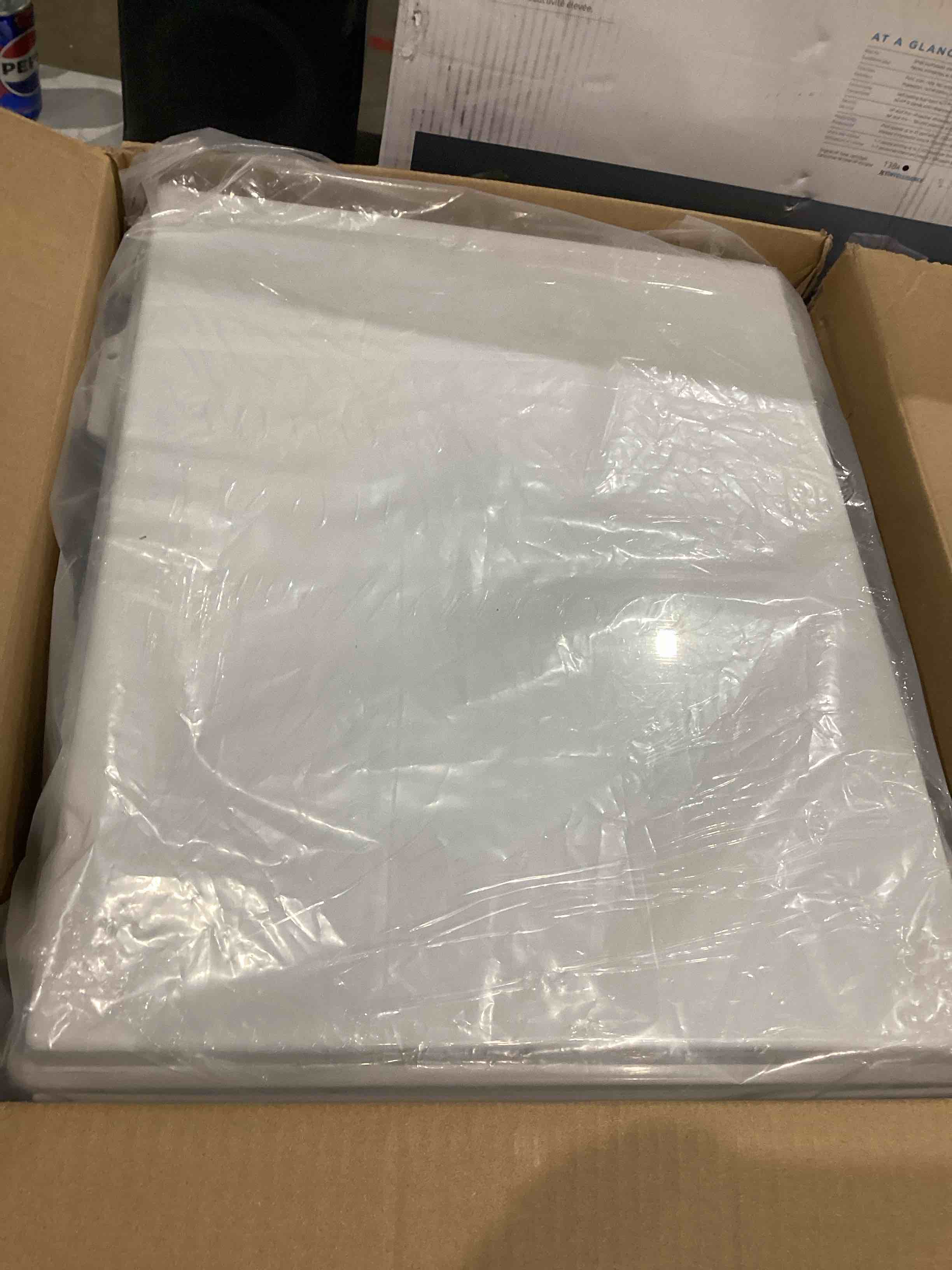 https://s3.amazonaws.com/lotting-images-prod/bidfta/YEL6657623_1746812634297.jpeg