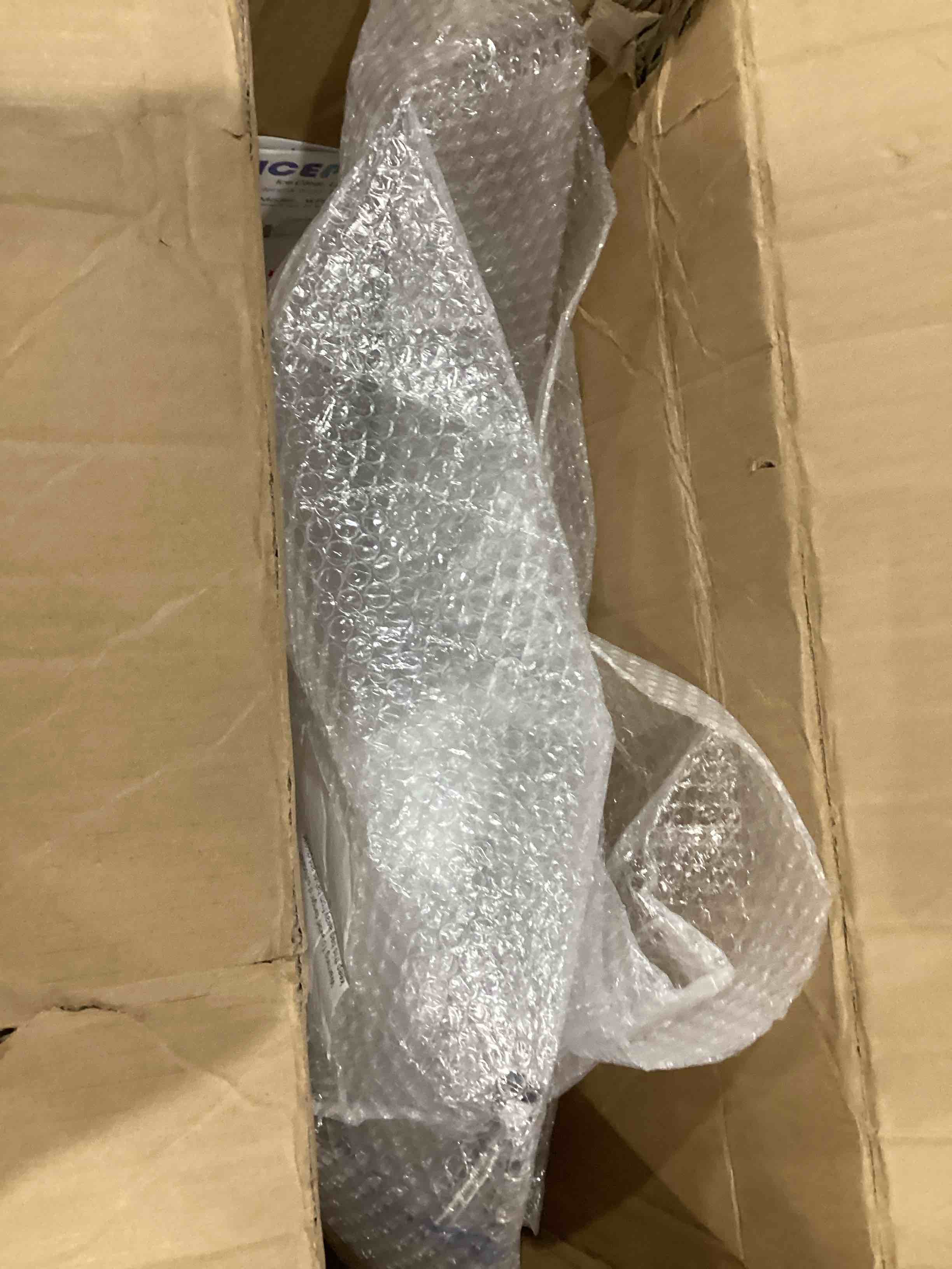 https://s3.amazonaws.com/lotting-images-prod/bidfta/YEL6657627_1746816473143.jpeg