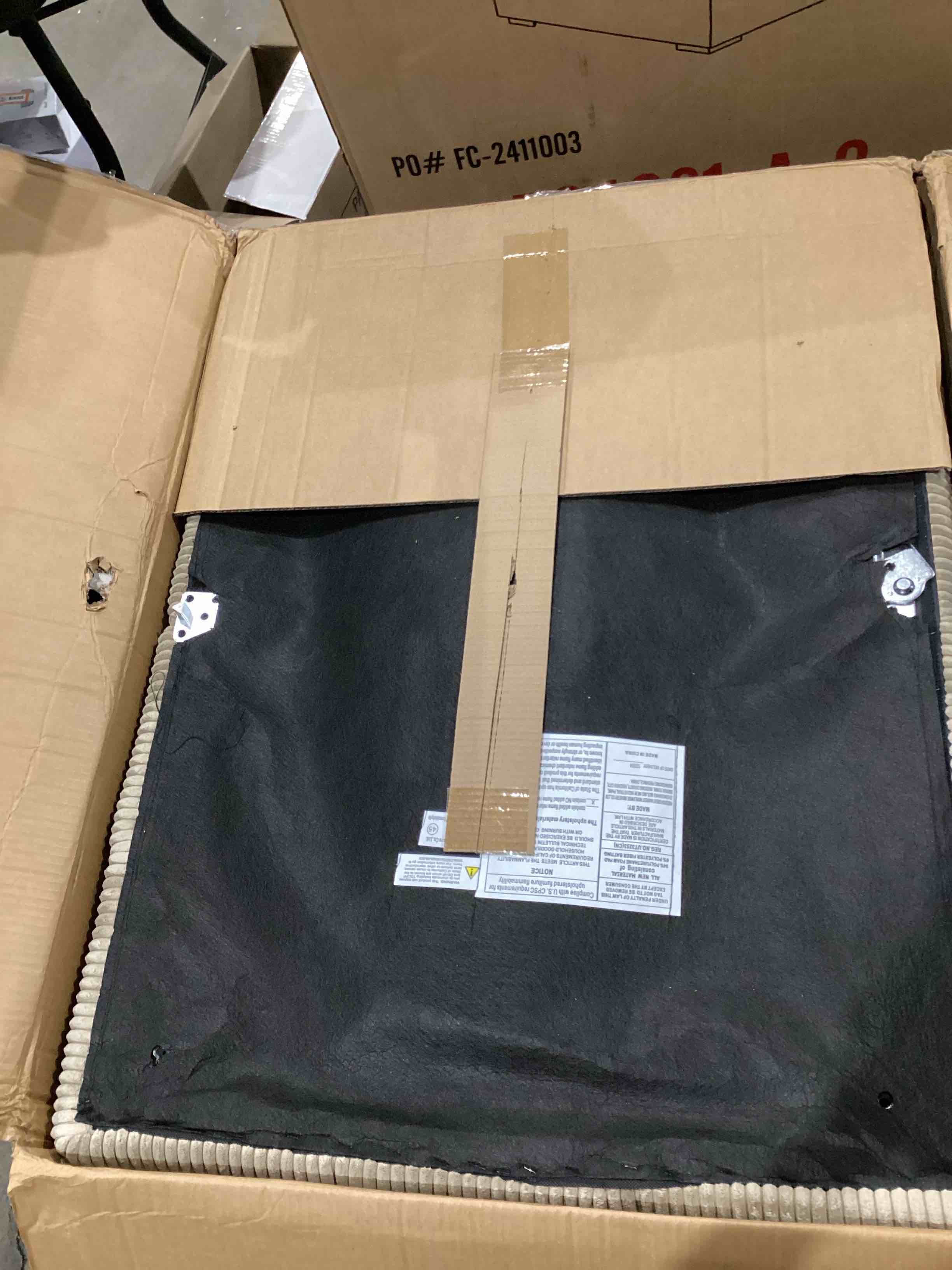 https://s3.amazonaws.com/lotting-images-prod/bidfta/YEL6658119_1749487452714.jpeg