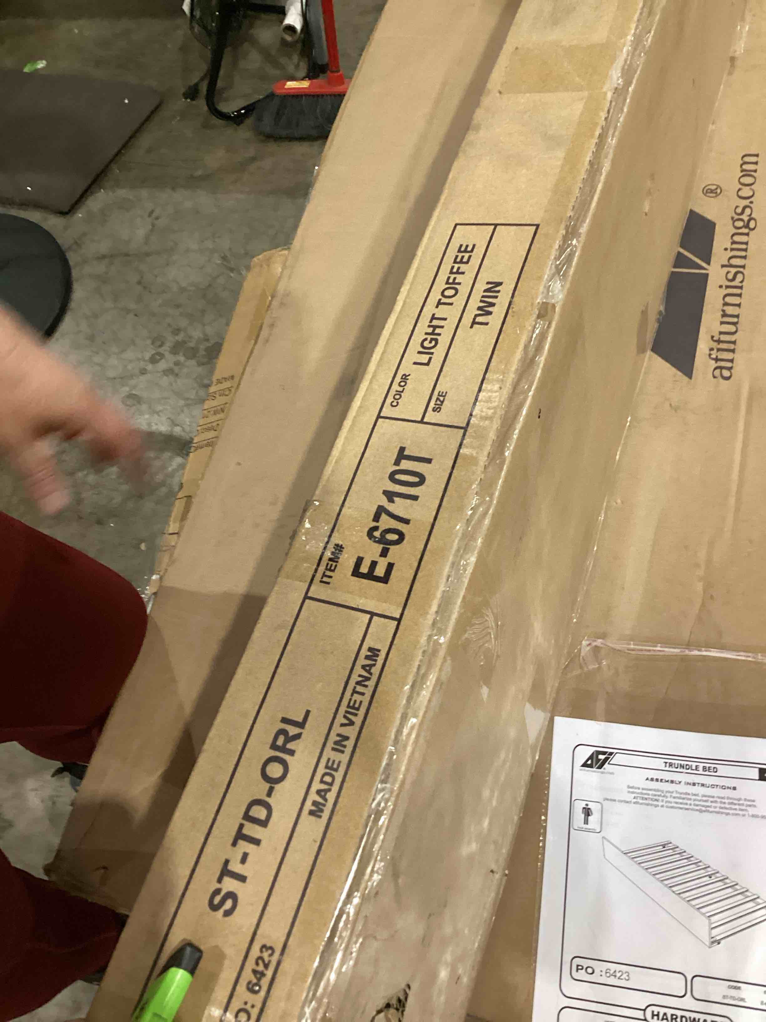 https://s3.amazonaws.com/lotting-images-prod/bidfta/YEL6658647_1750877302310.jpeg