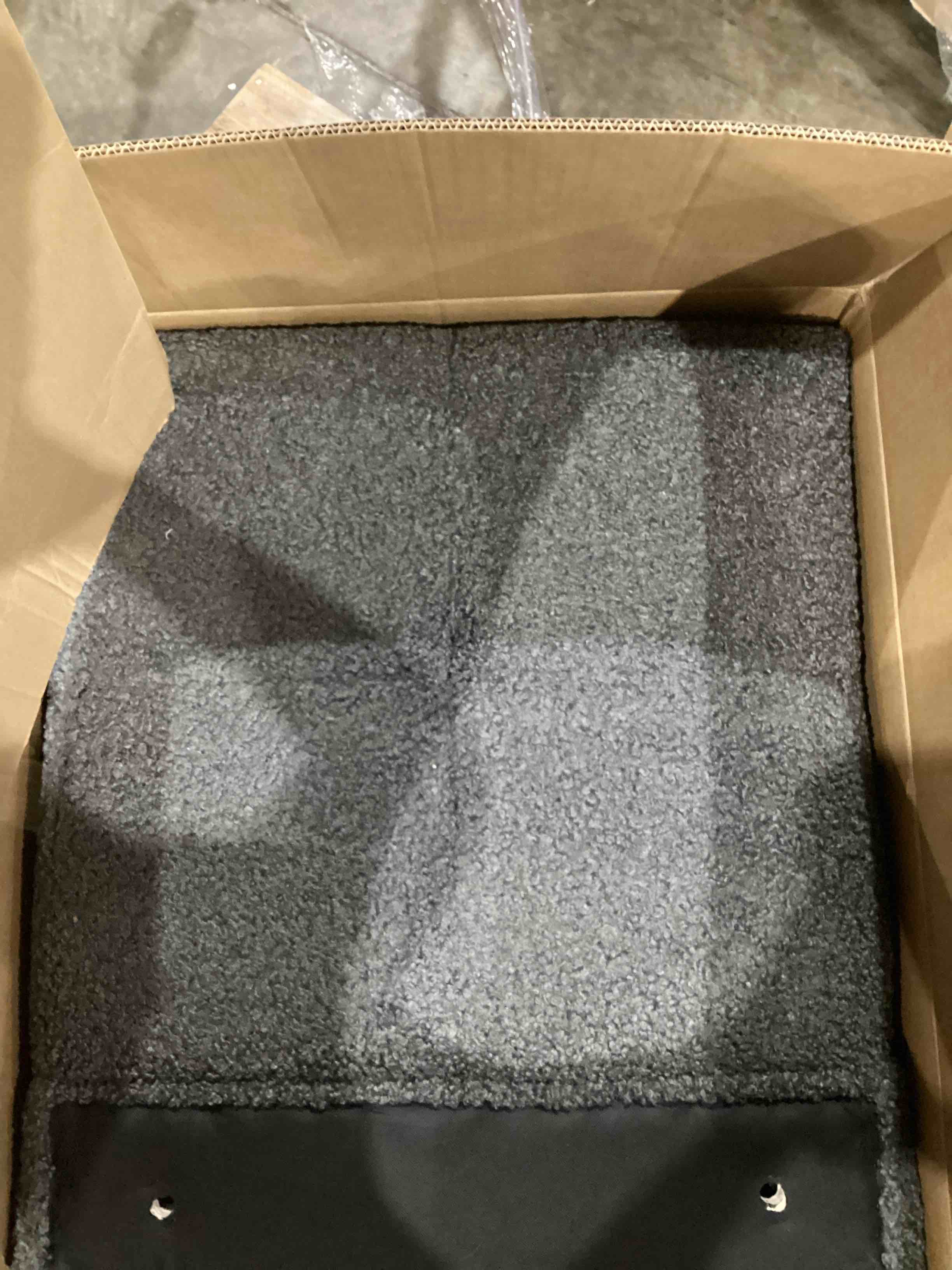 https://s3.amazonaws.com/lotting-images-prod/bidfta/YEL6658653_1750937648038.jpeg
