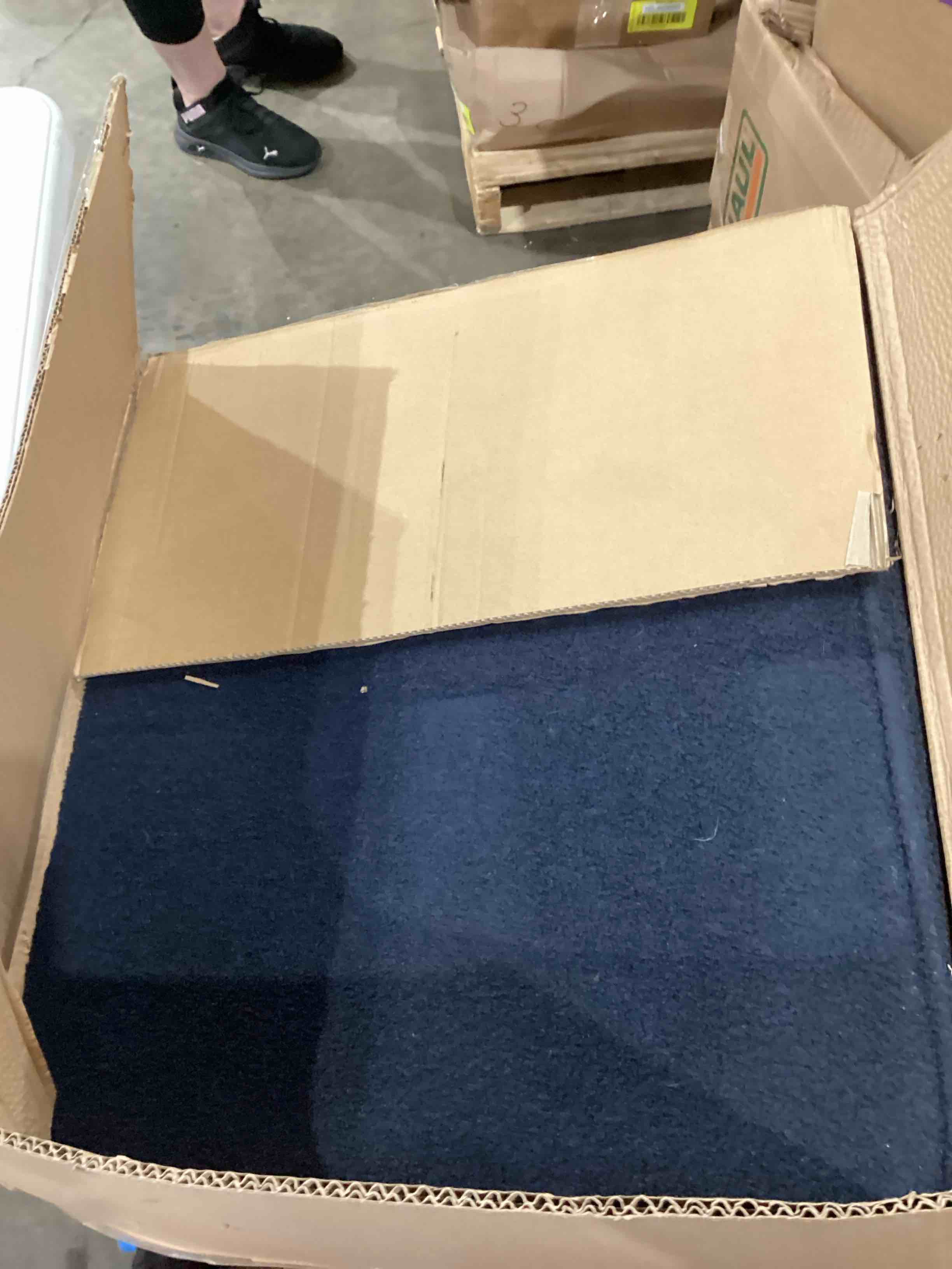 https://s3.amazonaws.com/lotting-images-prod/bidfta/YEL6658663_1750944533119.jpeg