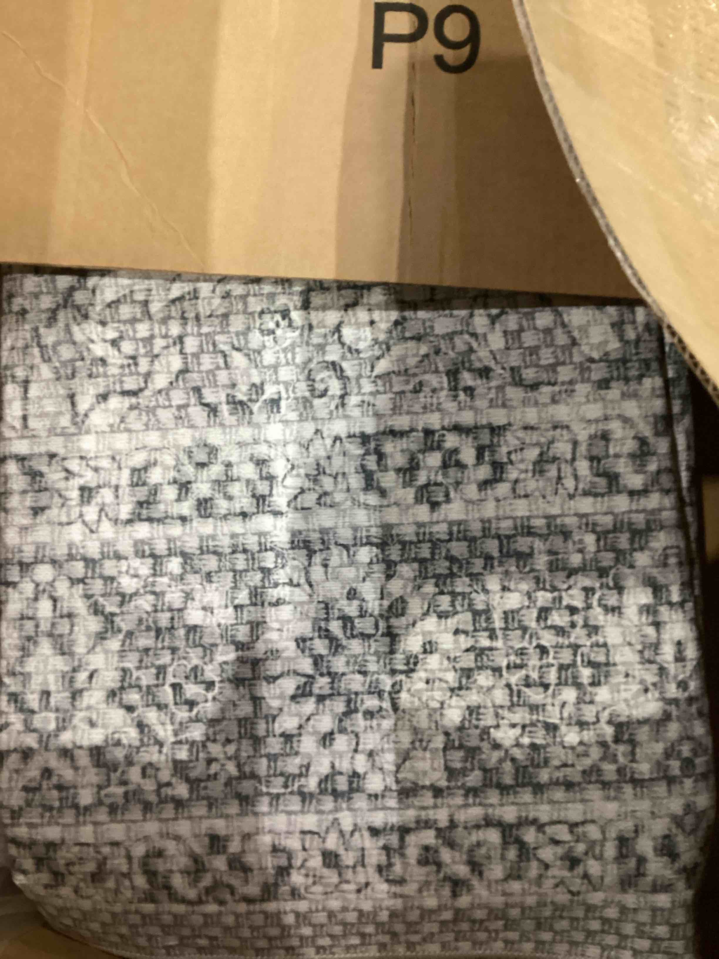 https://s3.amazonaws.com/lotting-images-prod/bidfta/YEL6658712_1750962352506.jpeg