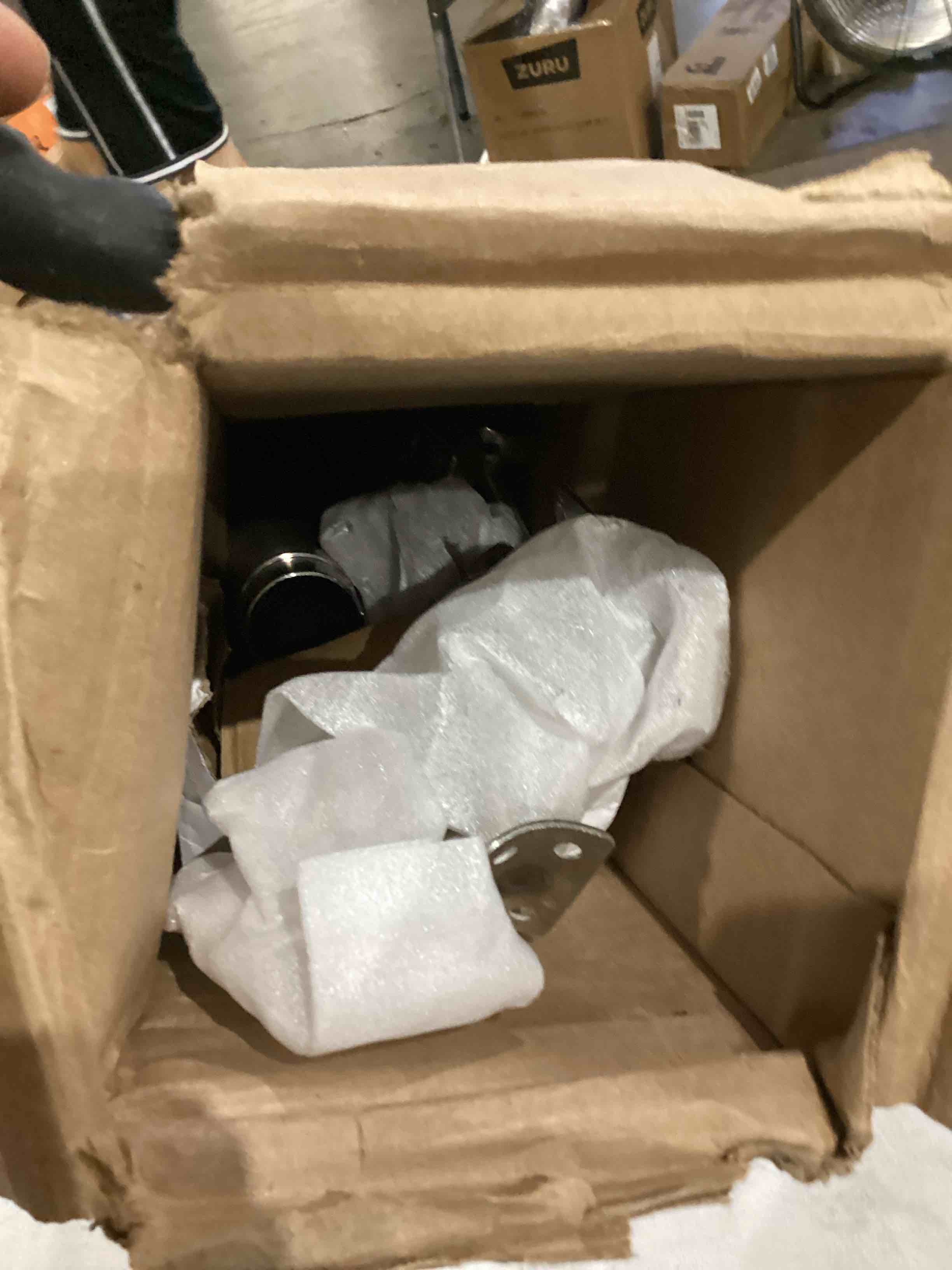https://s3.amazonaws.com/lotting-images-prod/bidfta/YEL6658767_1751033289630.jpeg