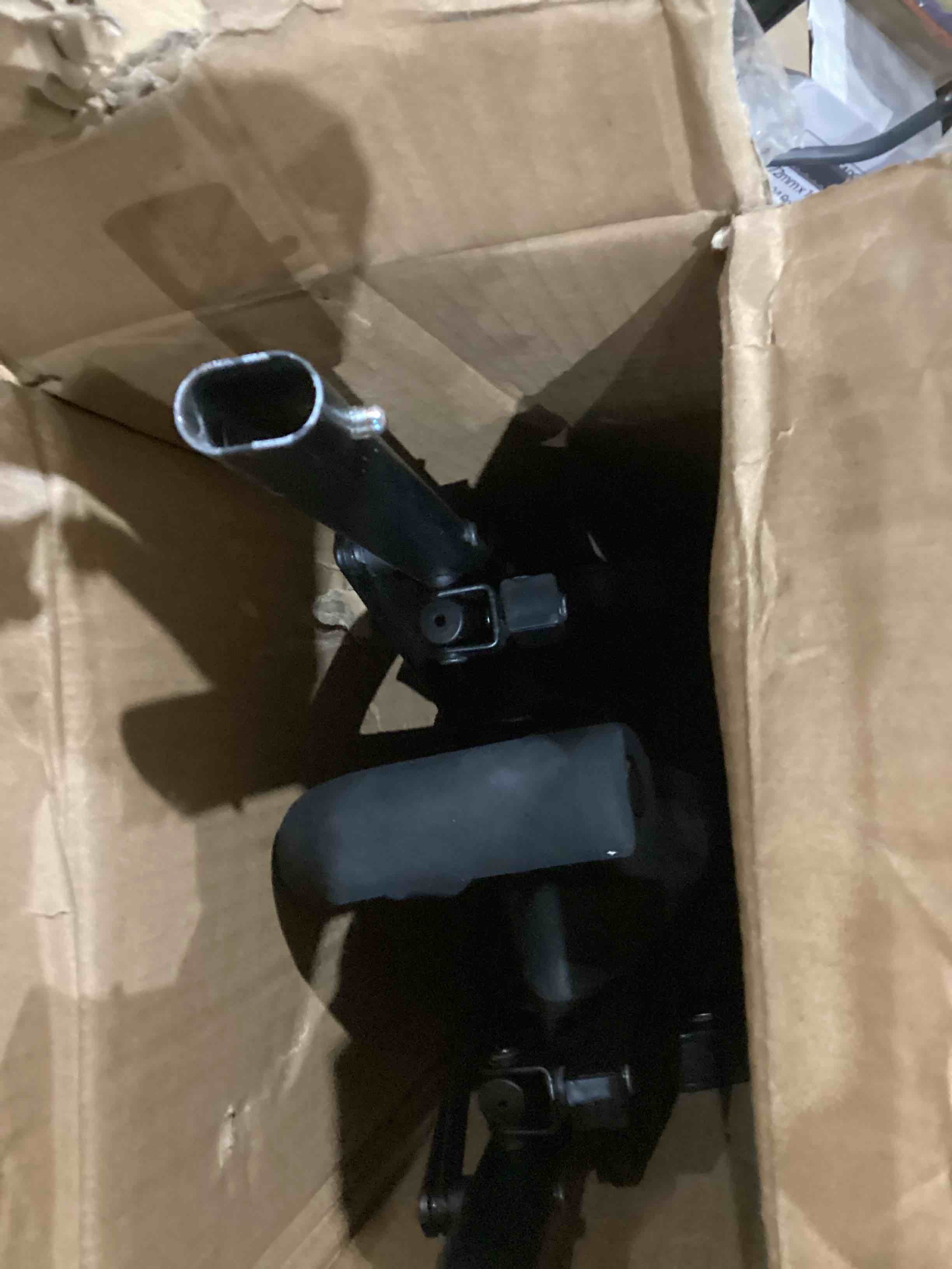 https://s3.amazonaws.com/lotting-images-prod/bidfta/YEL6658824_1751050870051.jpeg