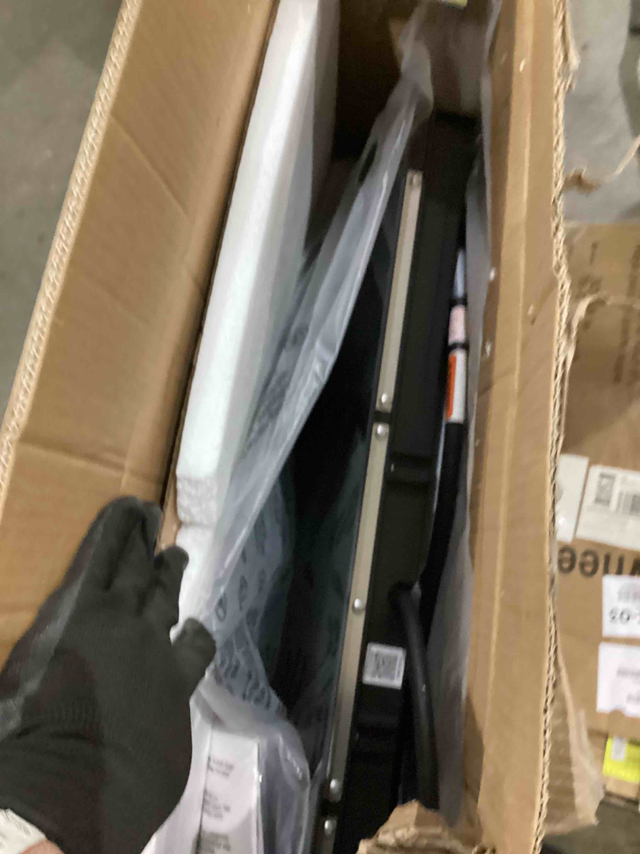 https://s3.amazonaws.com/lotting-images-prod/bidfta/YEL6658895_1751286238233.jpeg