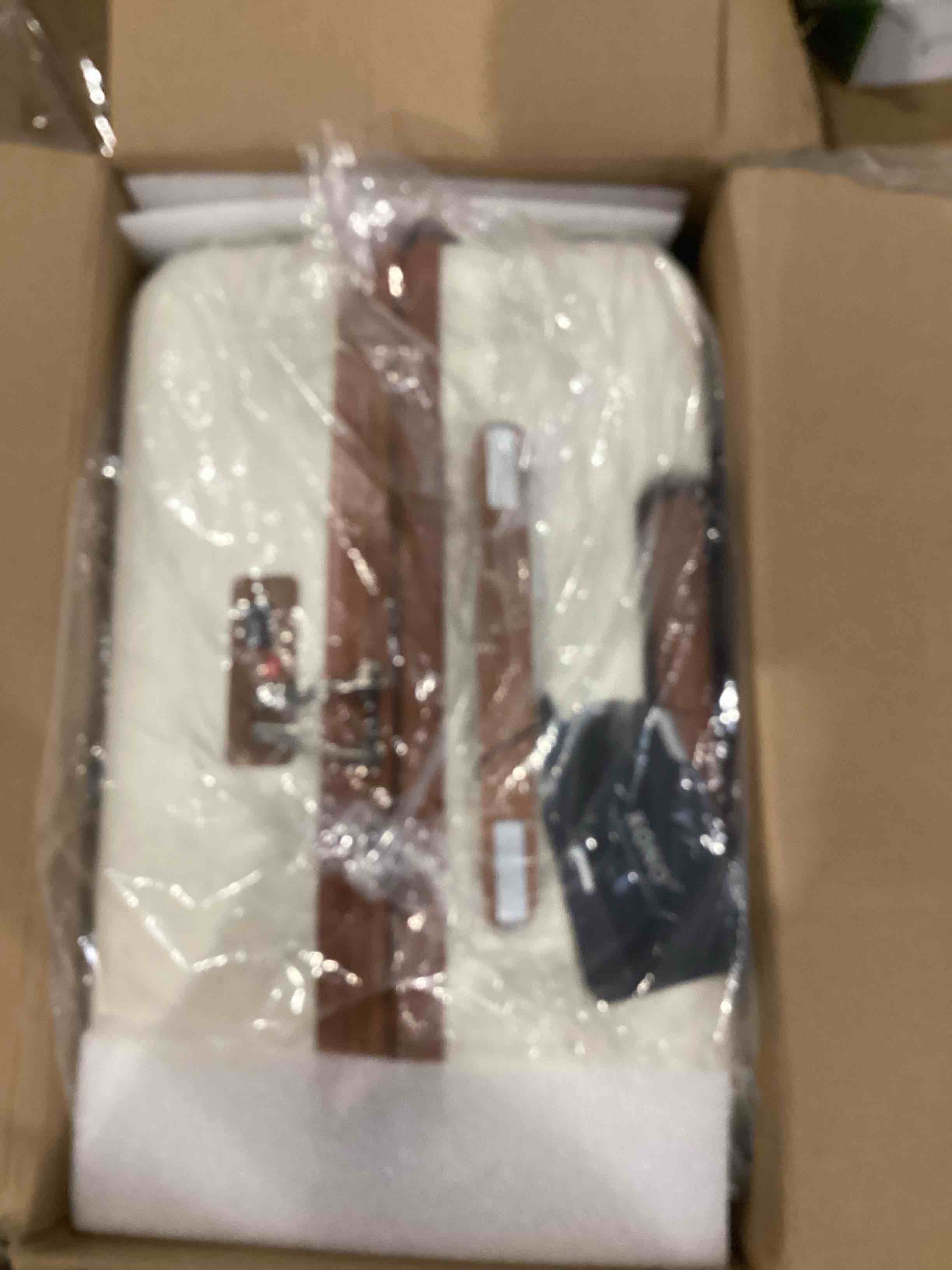 https://s3.amazonaws.com/lotting-images-prod/bidfta/YEL6658927_1751294626579.jpeg