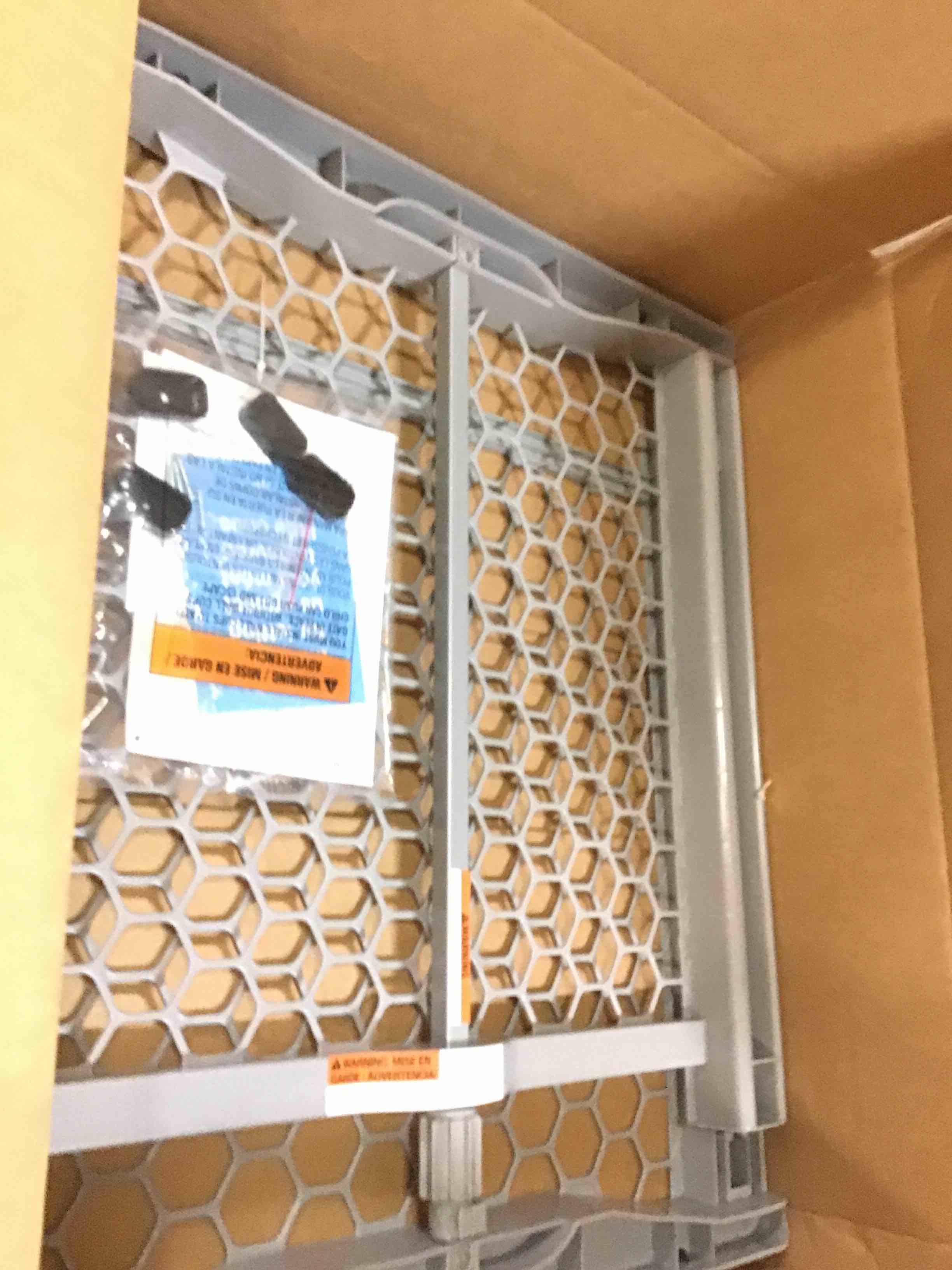 https://s3.amazonaws.com/lotting-images-prod/bidfta/YEL6668222_1721745046494.jpeg