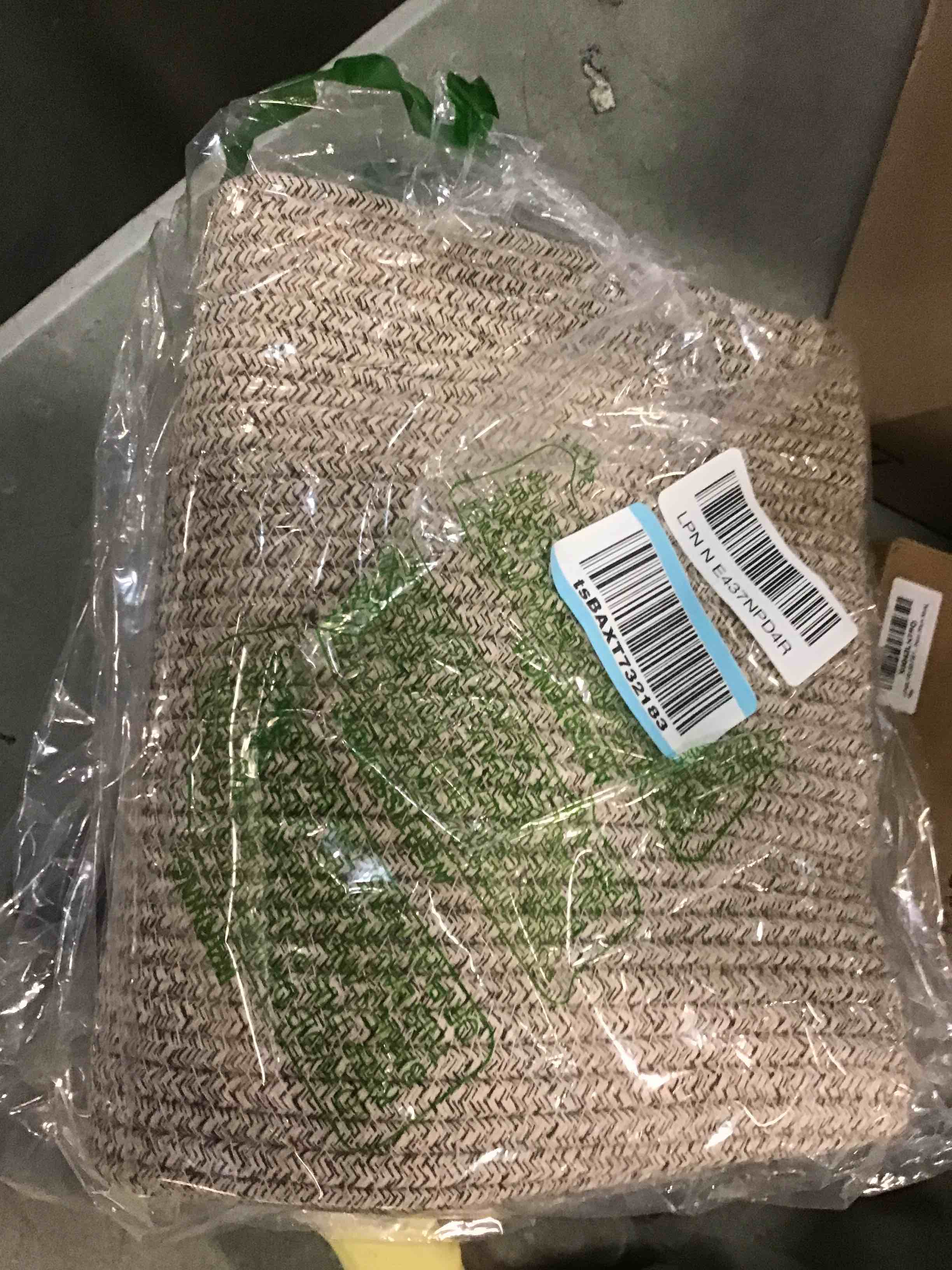 https://s3.amazonaws.com/lotting-images-prod/bidfta/YEL6668655_1721824374301.jpeg