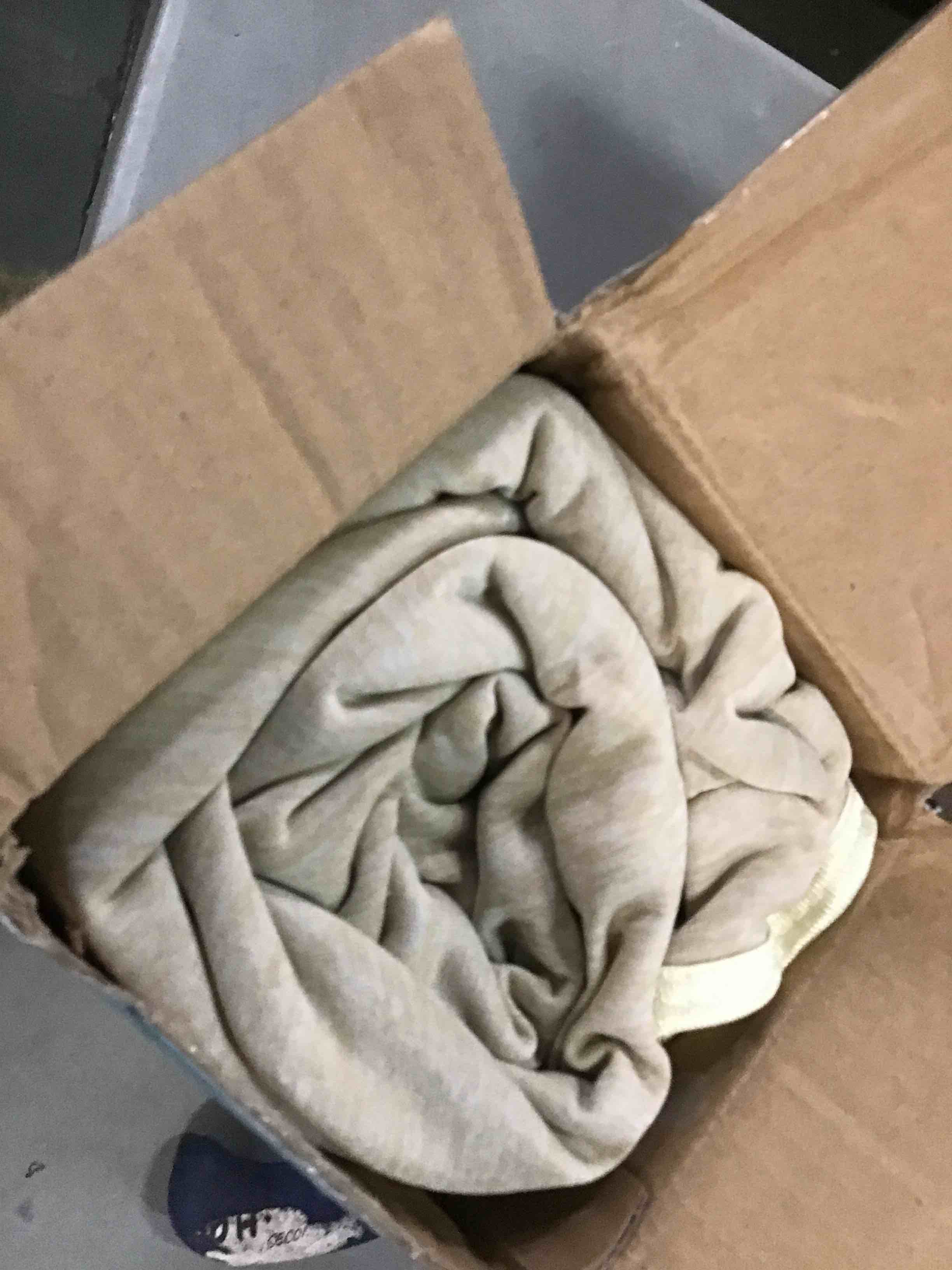 https://s3.amazonaws.com/lotting-images-prod/bidfta/YEL6669279_1721922236097.jpeg