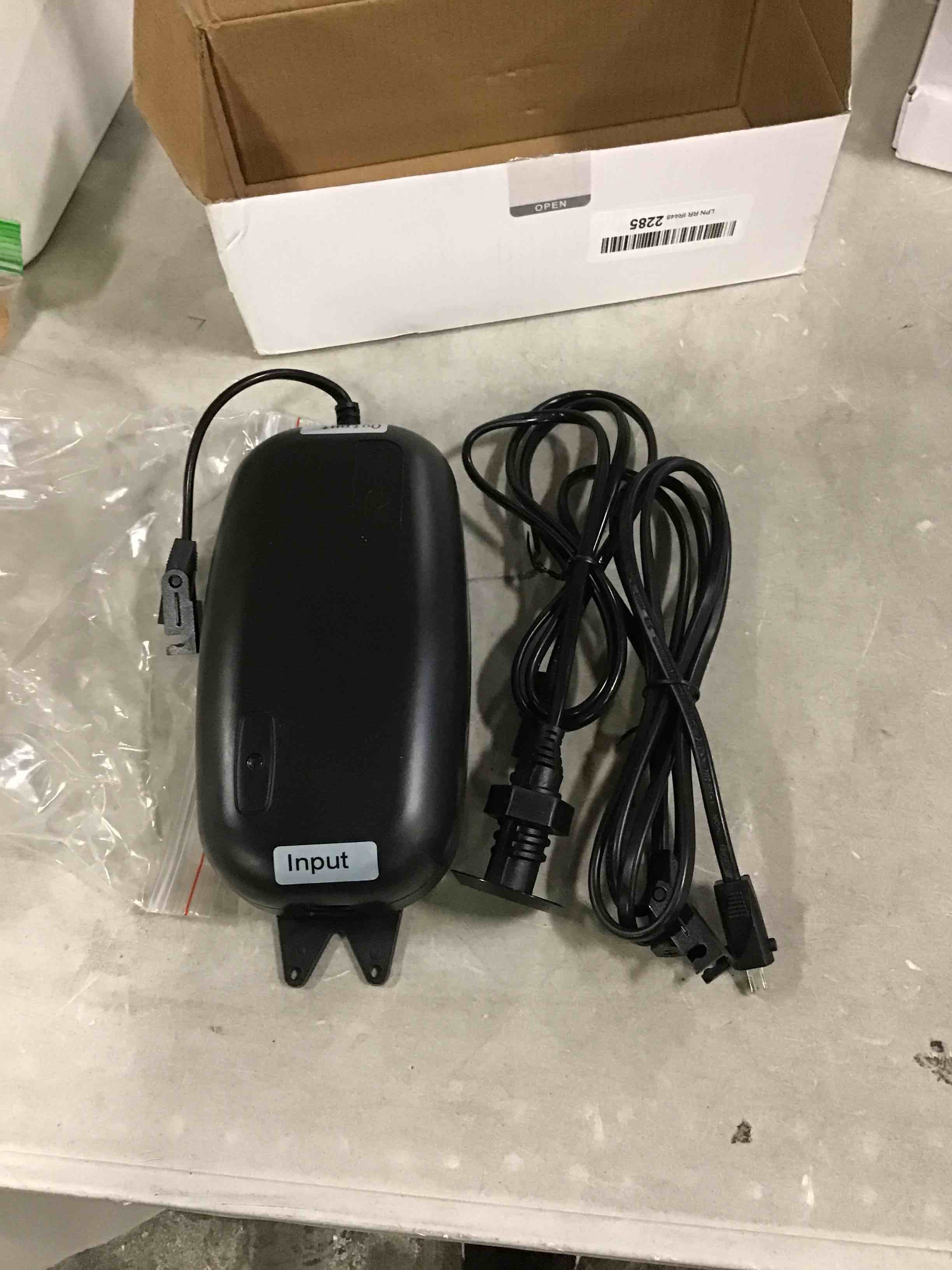https://s3.amazonaws.com/lotting-images-prod/bidfta/YEL6670020_1721821188368.jpeg