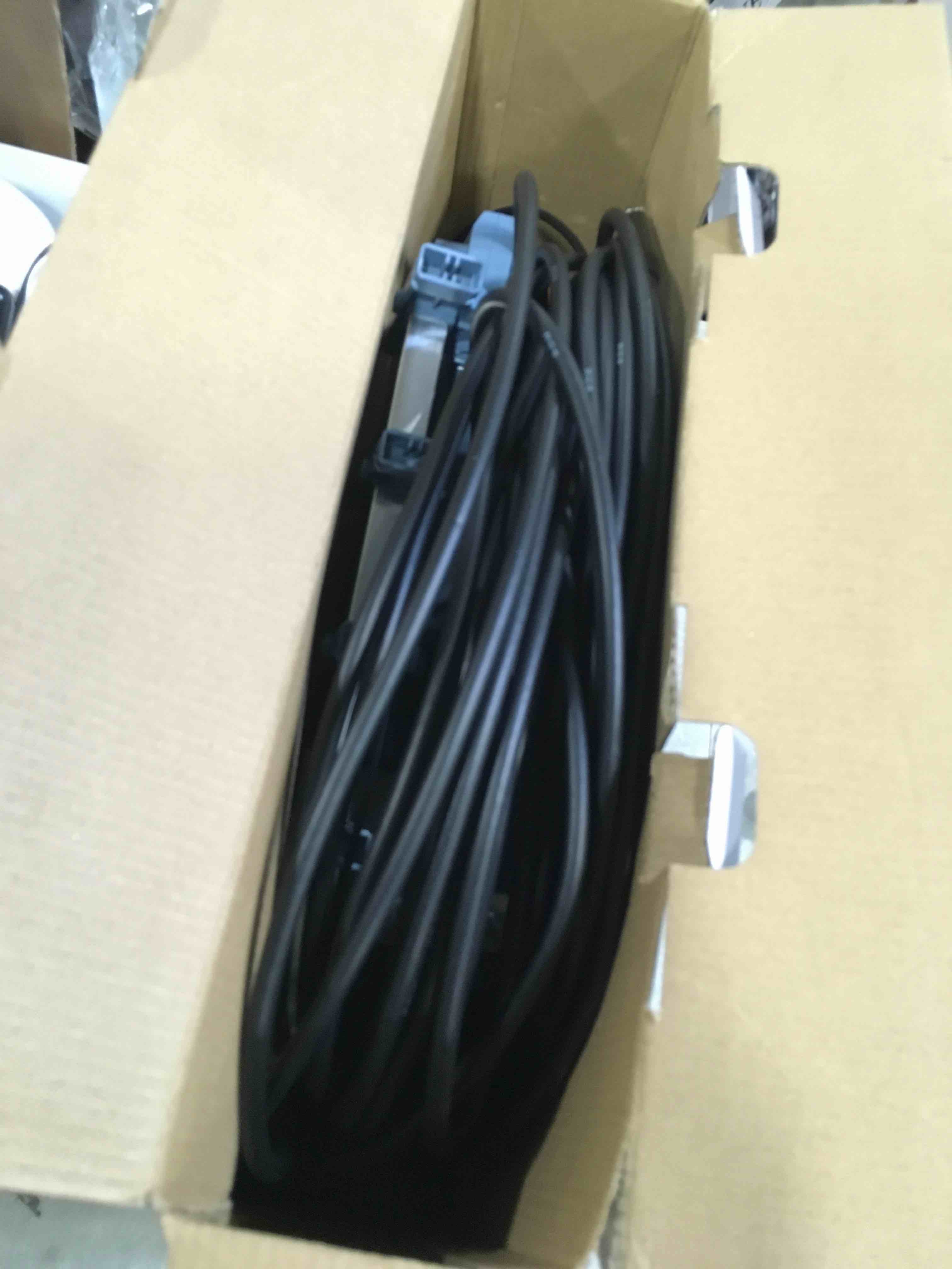 https://s3.amazonaws.com/lotting-images-prod/bidfta/YEL6670294_1721851374802.jpeg