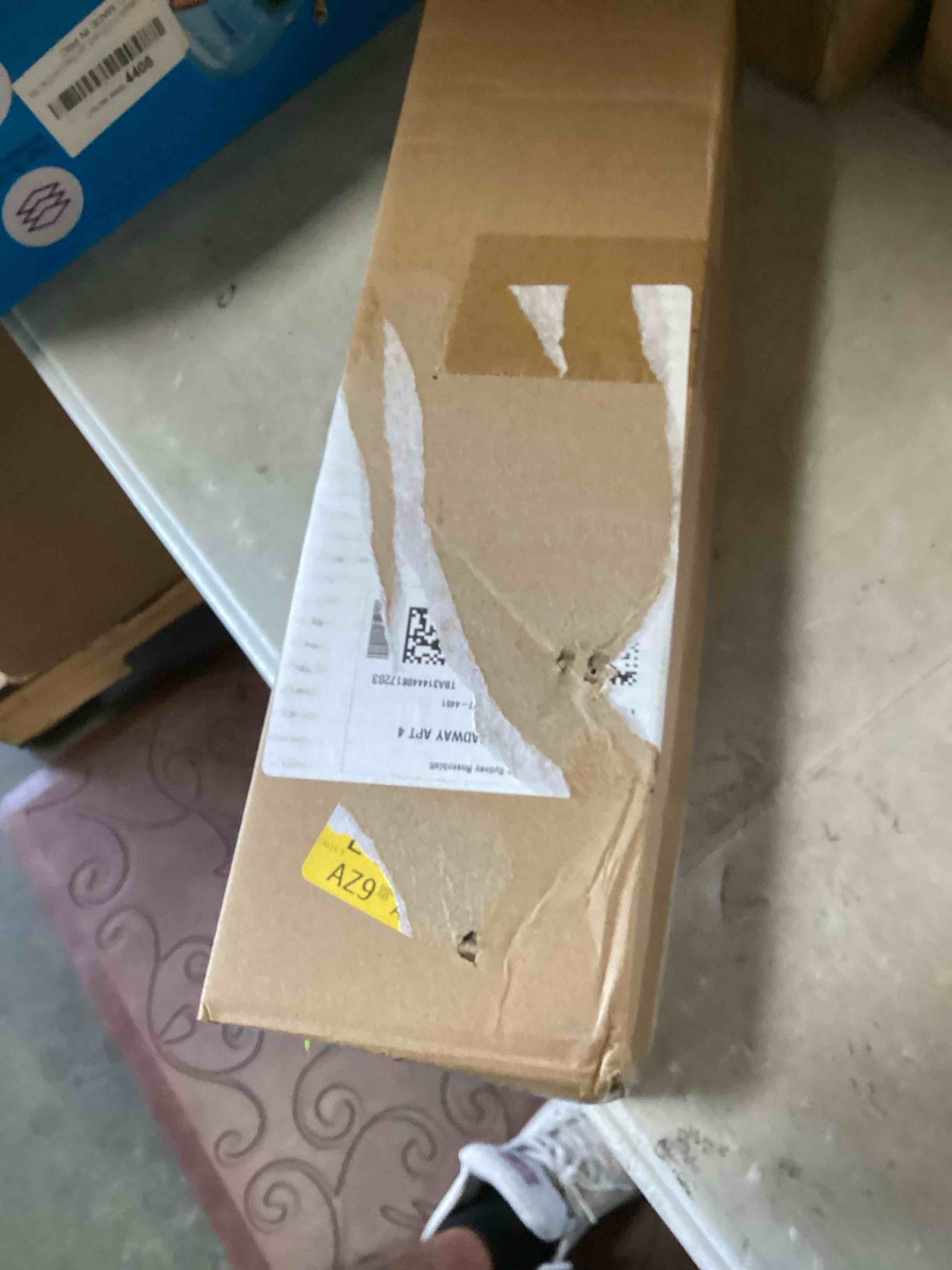 https://s3.amazonaws.com/lotting-images-prod/bidfta/YEL6671861_1722272586727.jpeg