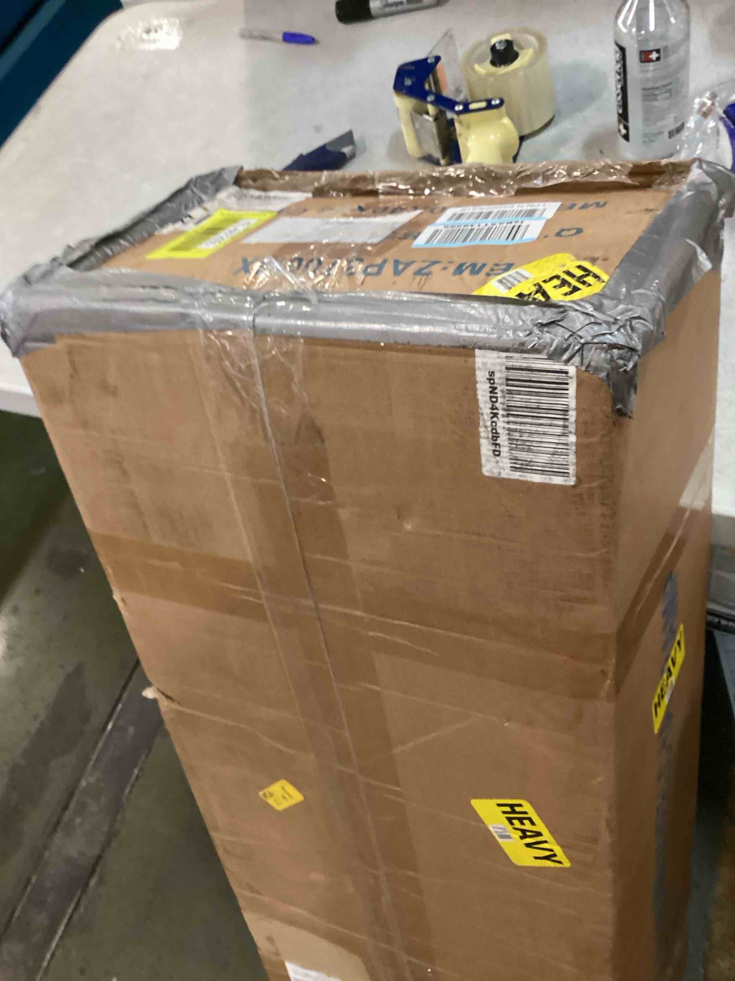 https://s3.amazonaws.com/lotting-images-prod/bidfta/YEL6672550_1722267352765.jpeg