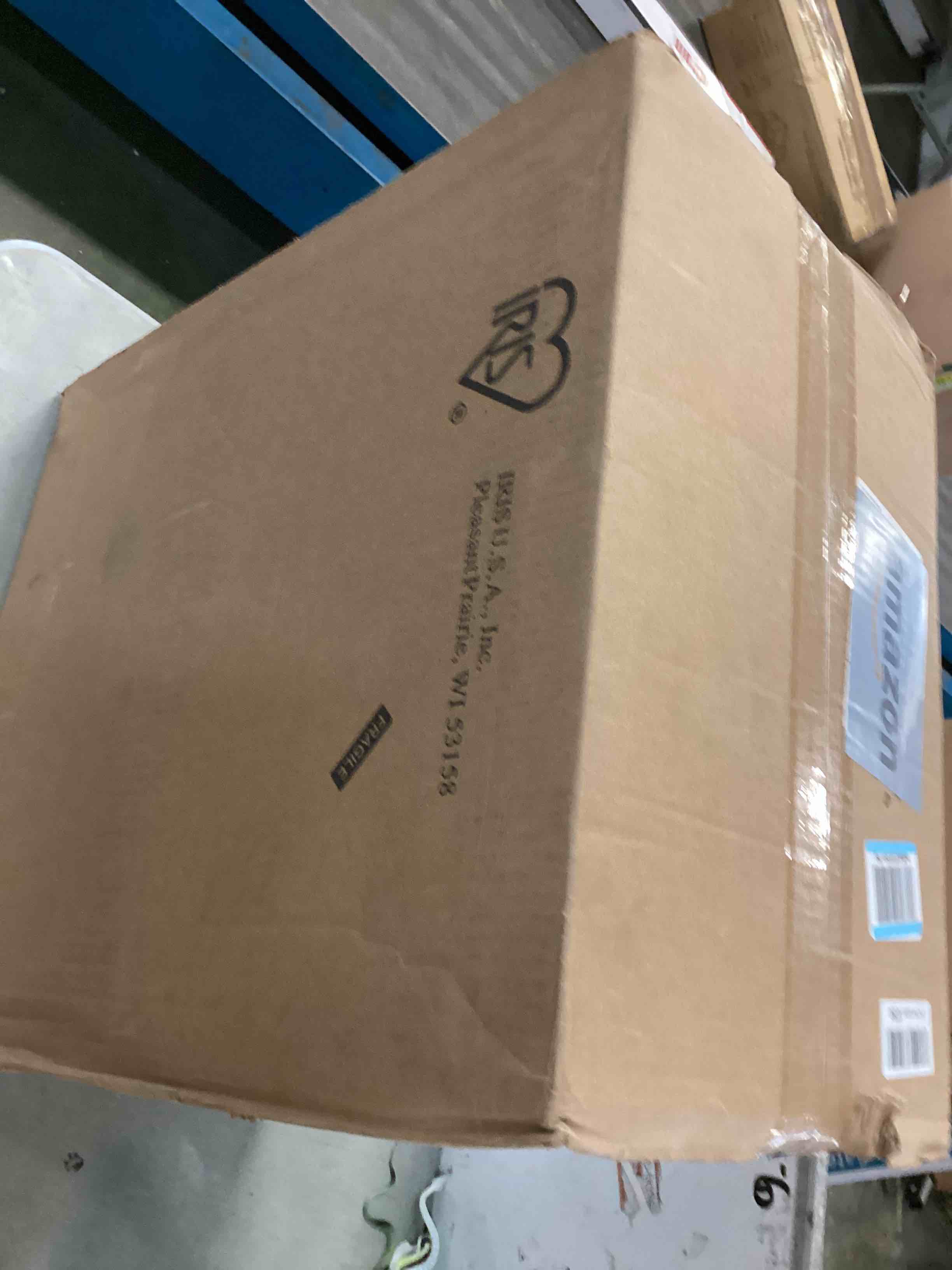 https://s3.amazonaws.com/lotting-images-prod/bidfta/YEL6673592_1722958679501.jpeg