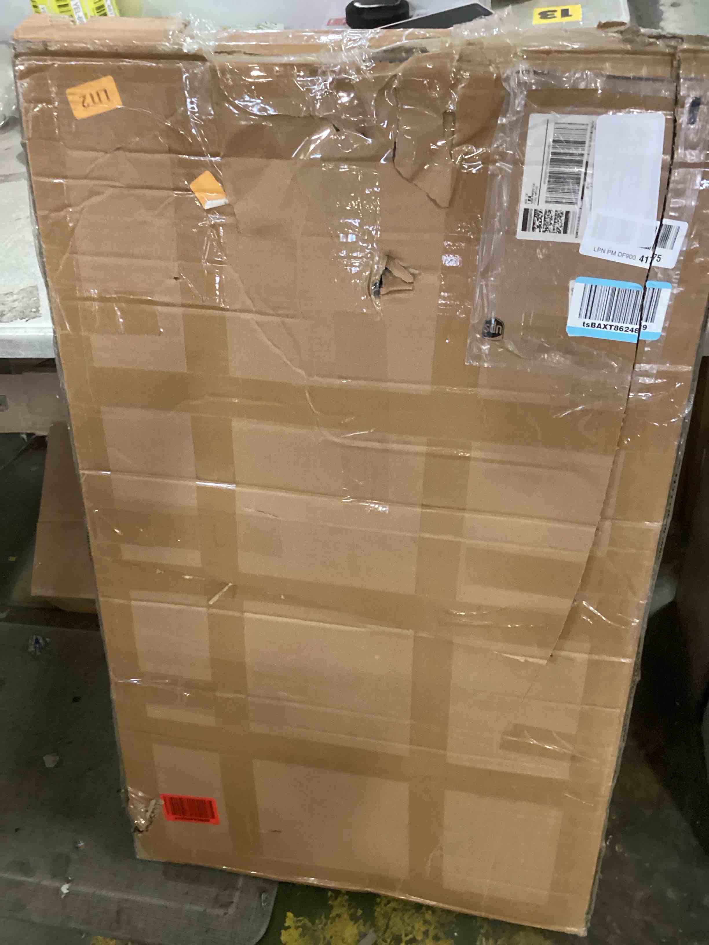 https://s3.amazonaws.com/lotting-images-prod/bidfta/YEL6674532_1734548622654.jpeg