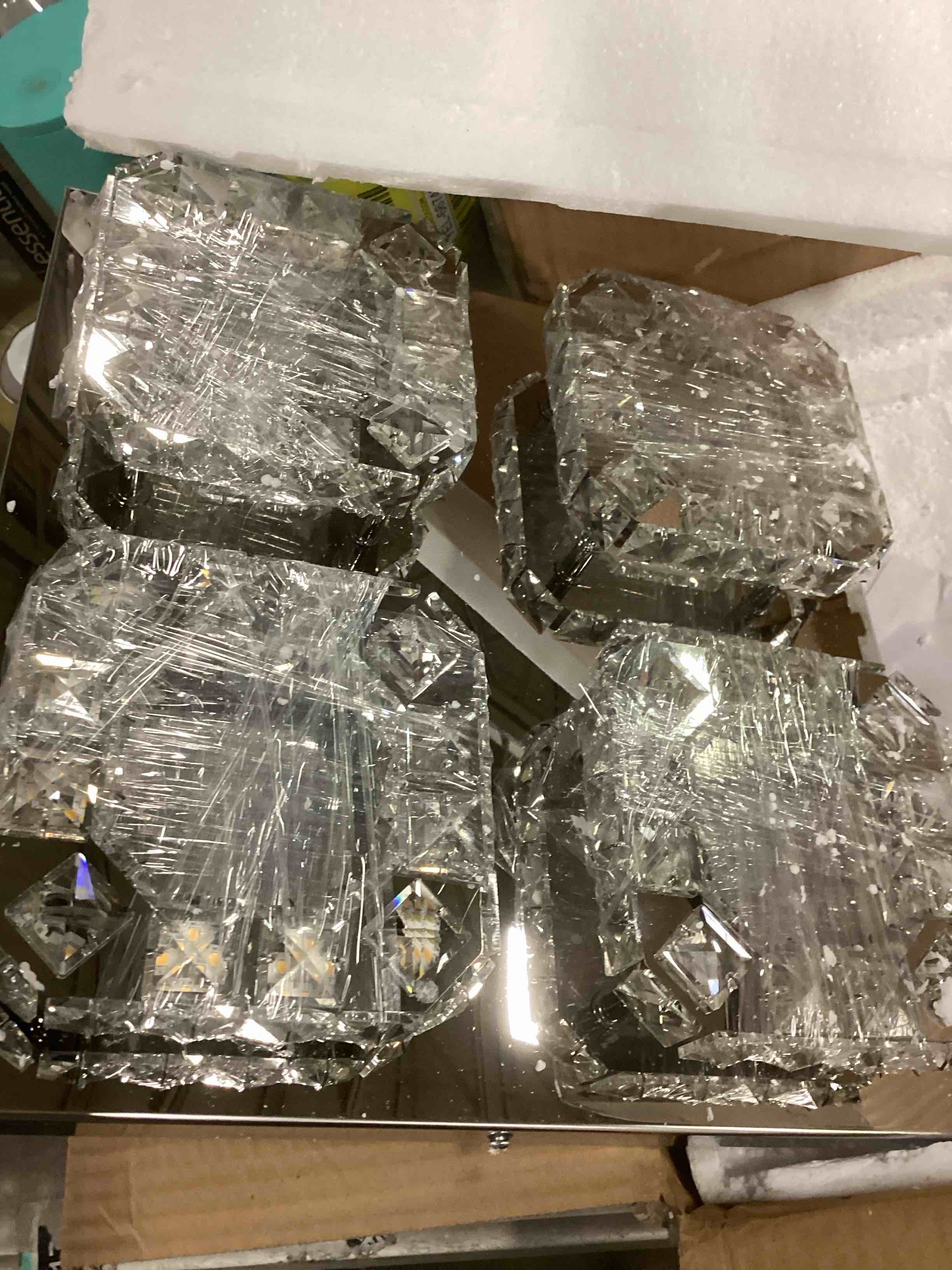 https://s3.amazonaws.com/lotting-images-prod/bidfta/YEL6674811_1734701716938.jpeg