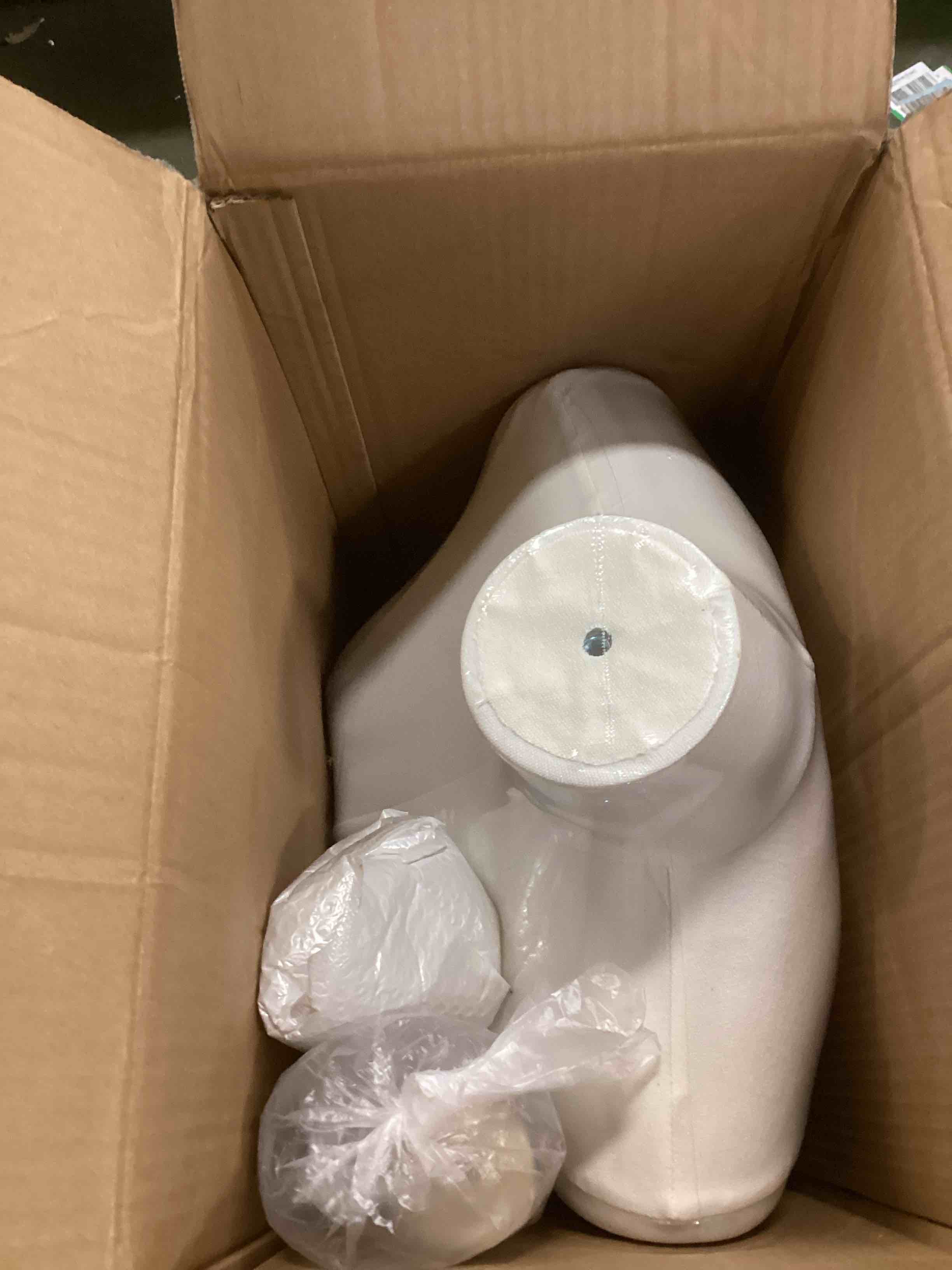 https://s3.amazonaws.com/lotting-images-prod/bidfta/YEL6674925_1734722137078.jpeg