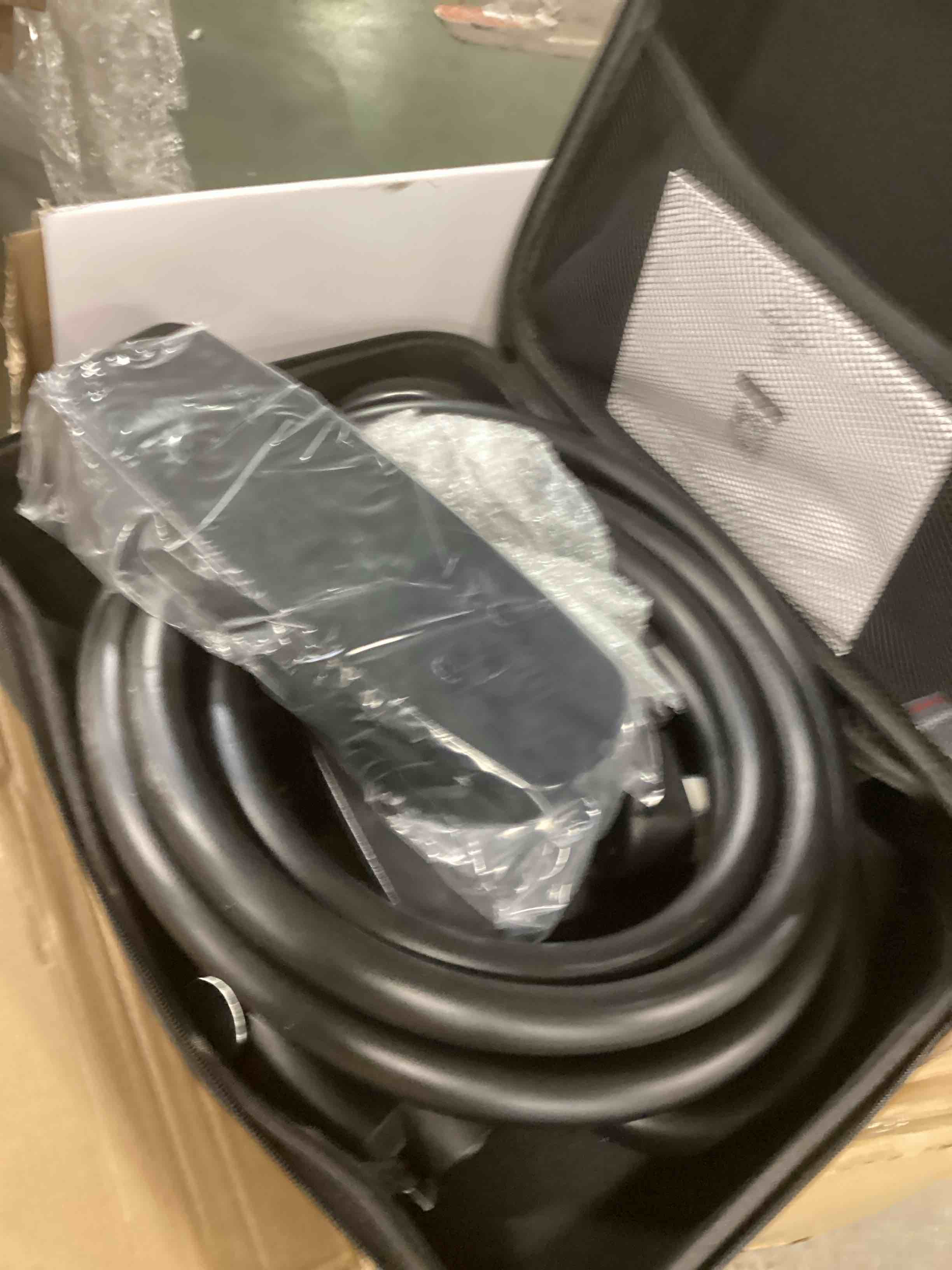 https://s3.amazonaws.com/lotting-images-prod/bidfta/YEL6674929_1734722795995.jpeg