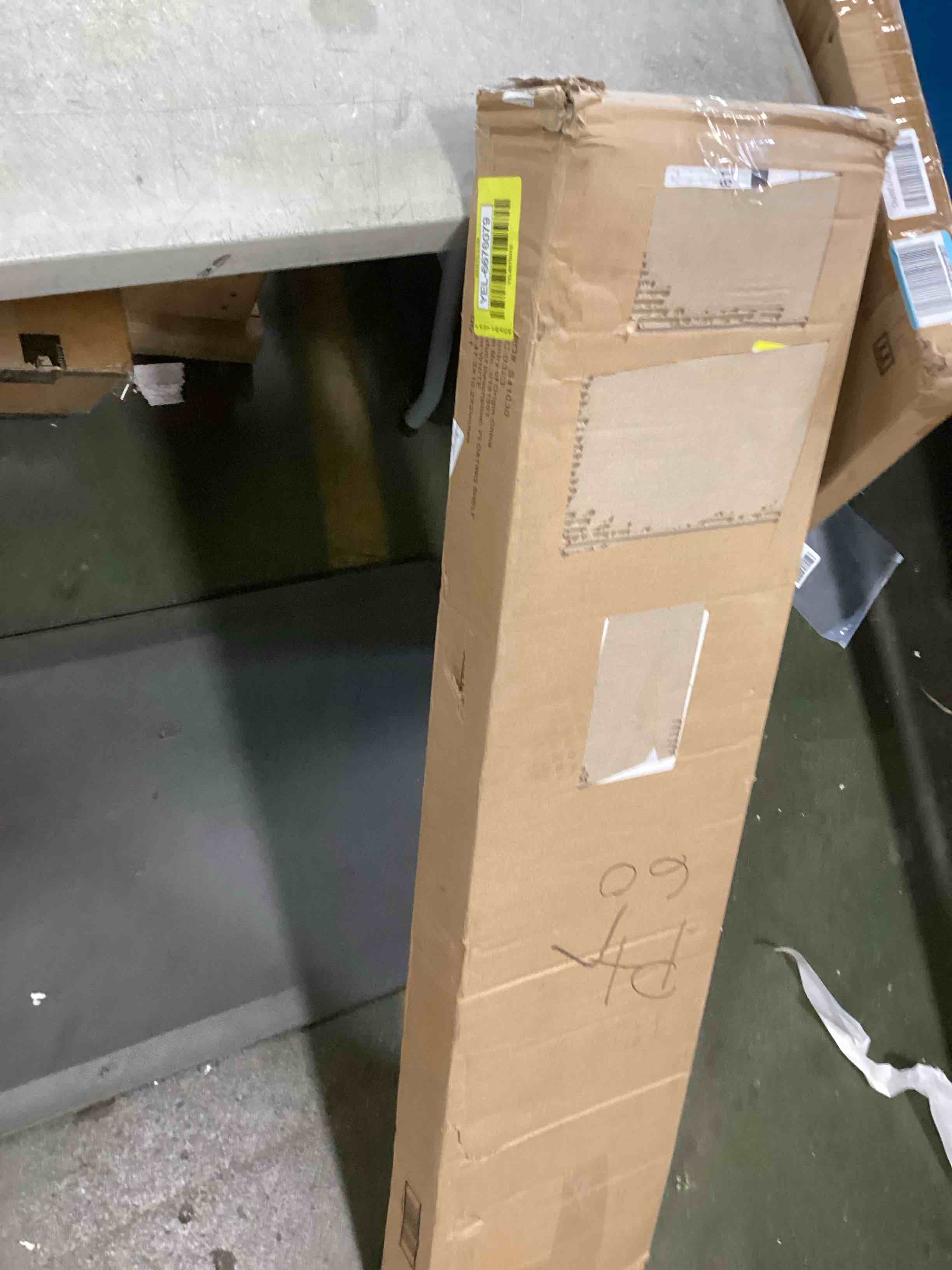 https://s3.amazonaws.com/lotting-images-prod/bidfta/YEL6676079_1721999822020.jpeg