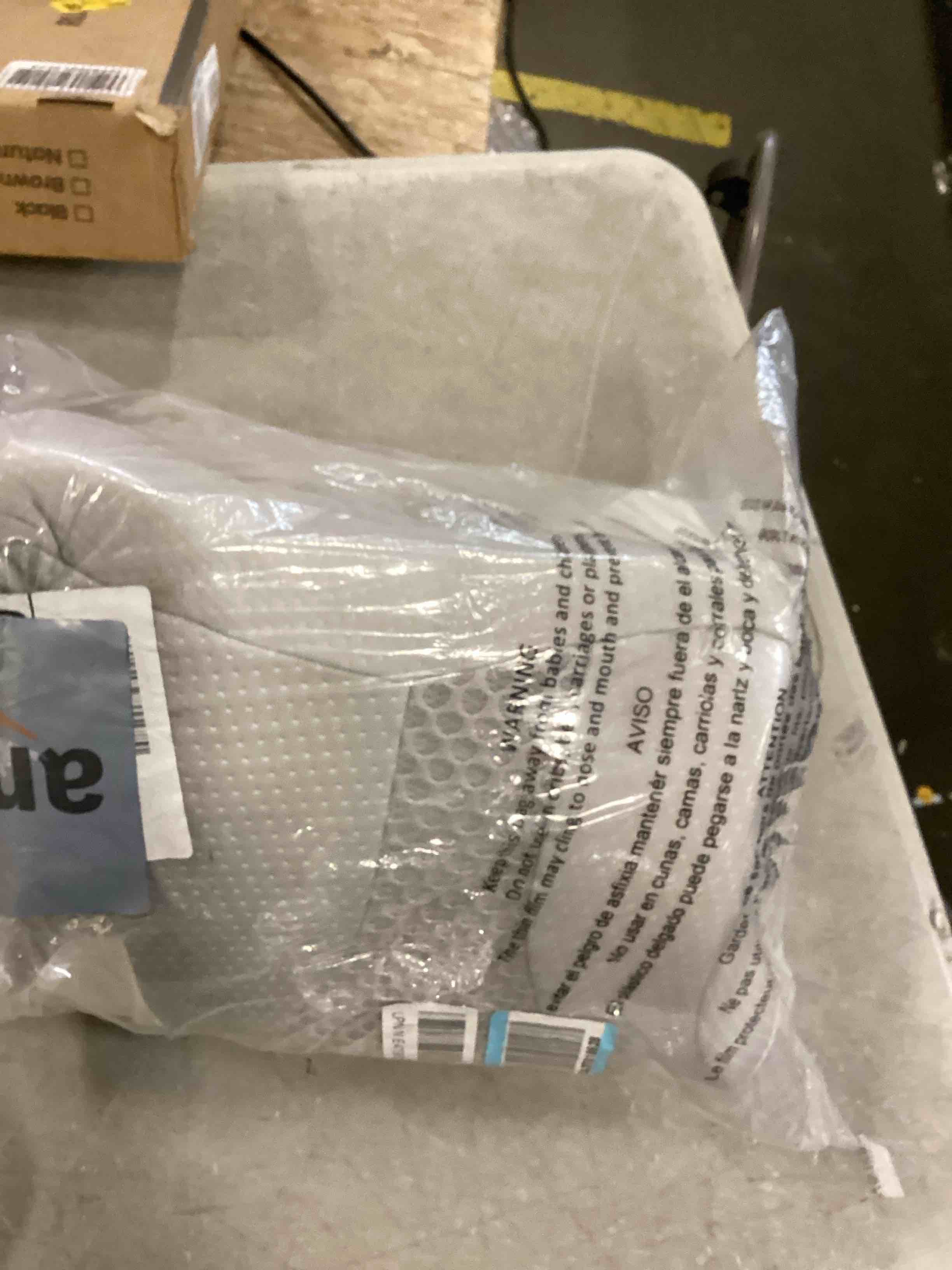 https://s3.amazonaws.com/lotting-images-prod/bidfta/YEL6676182_1722014664923.jpeg
