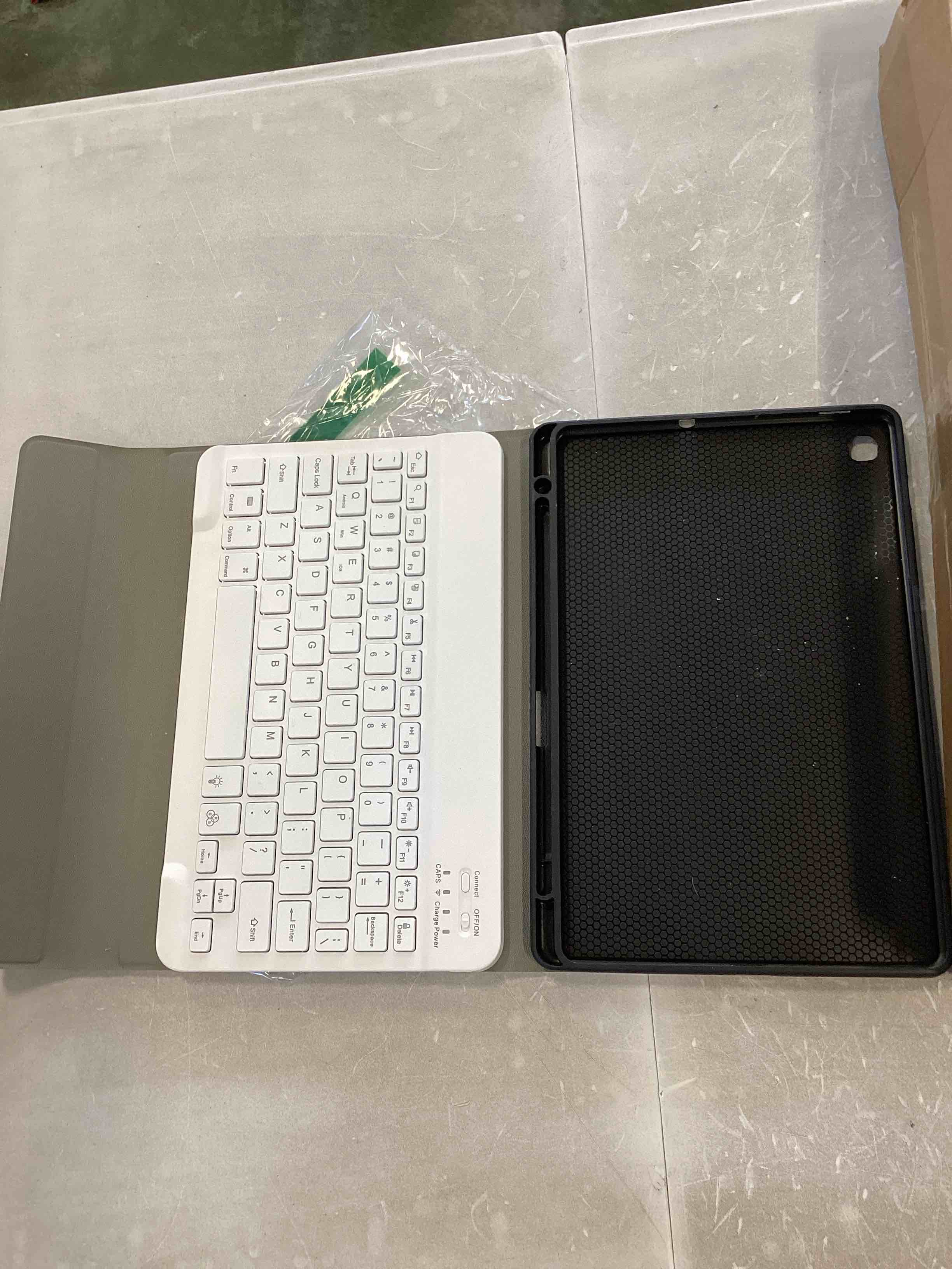 https://s3.amazonaws.com/lotting-images-prod/bidfta/YEL6680175_1721395761315.jpeg