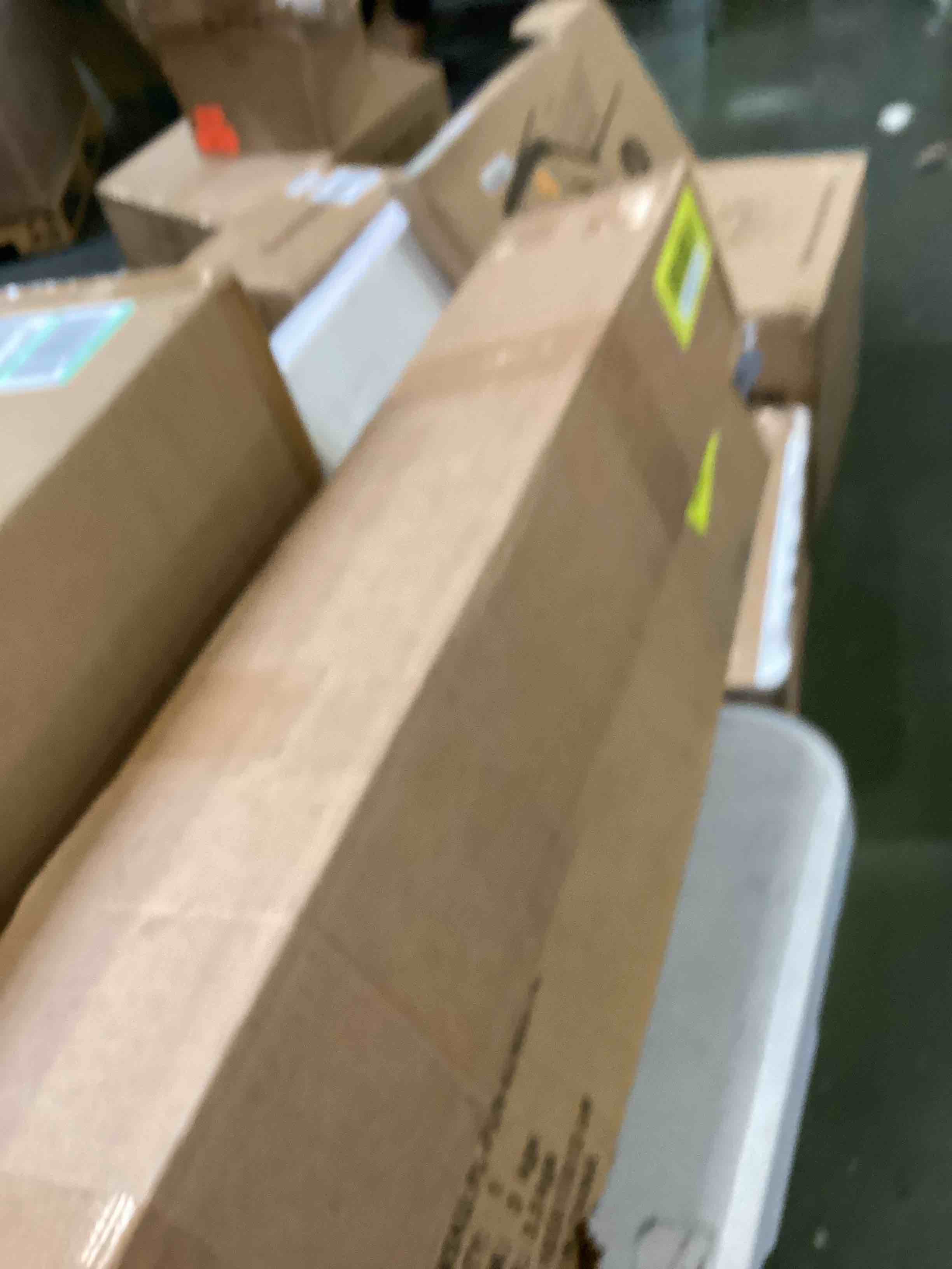 https://s3.amazonaws.com/lotting-images-prod/bidfta/YEL6681455_1721152118352.jpeg