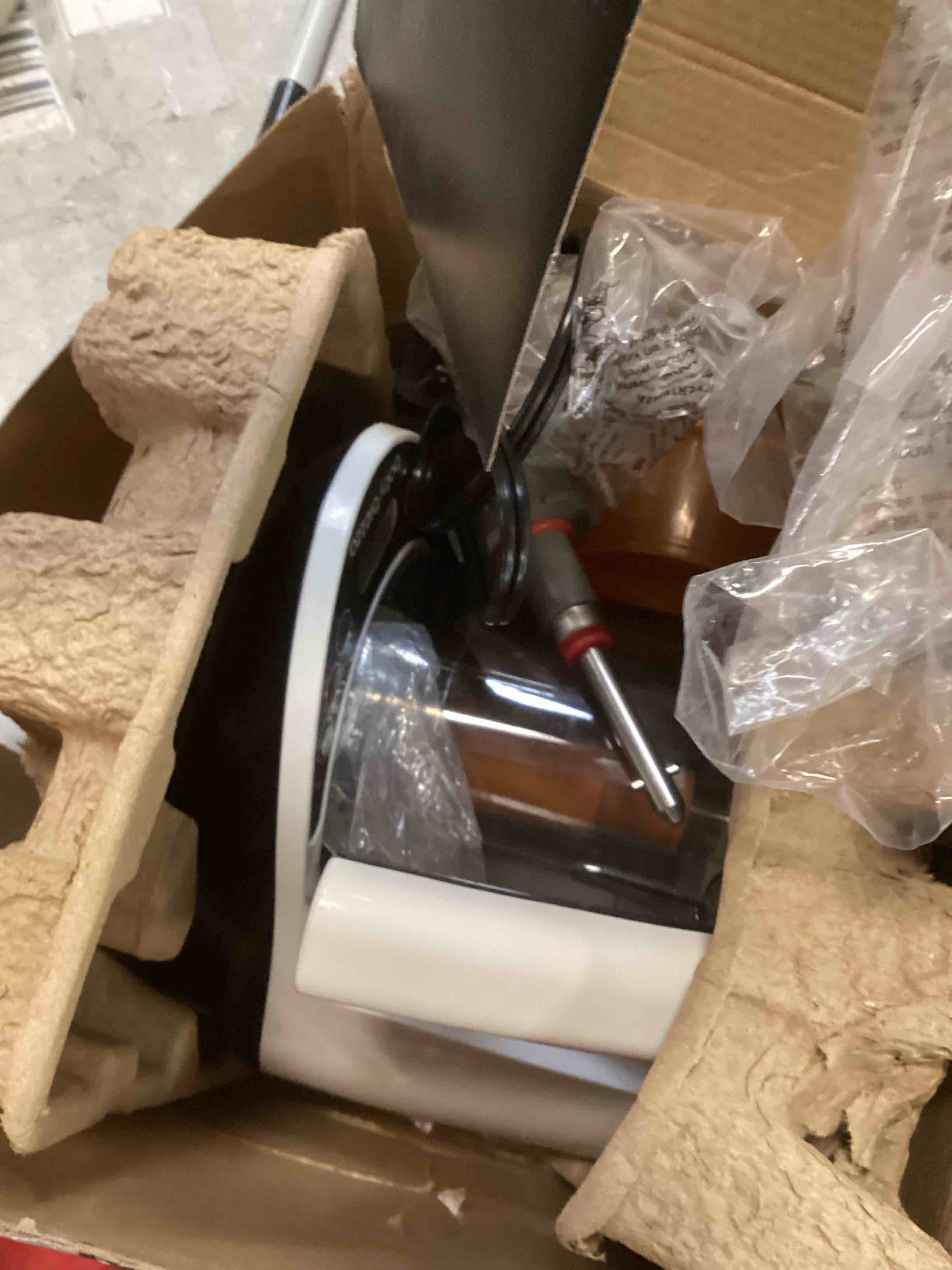 Baby Brezza One Step Baby Food Maker Deluxe Auto shut Off, Dishwasher Safe Cooker and Blender