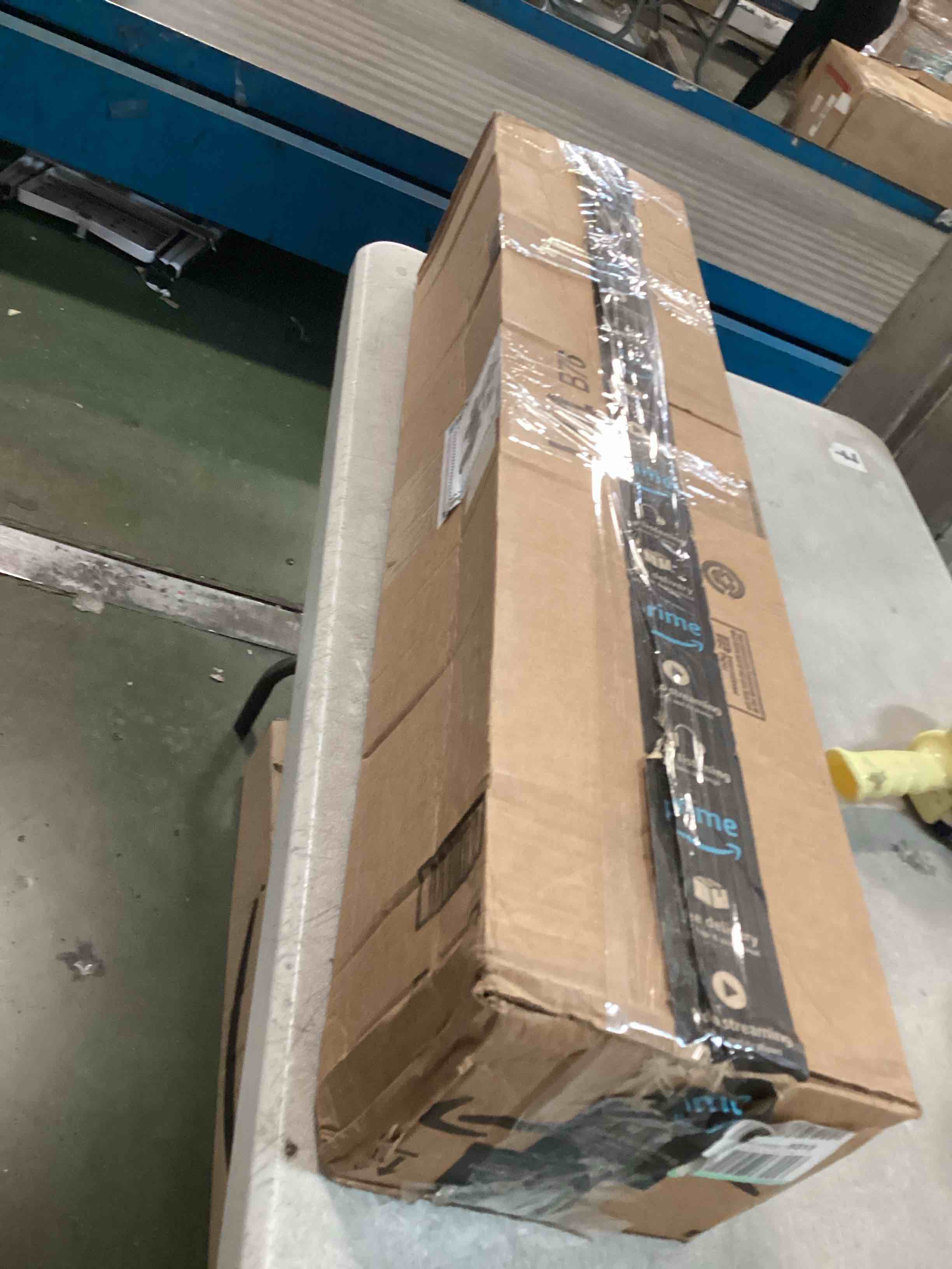https://s3.amazonaws.com/lotting-images-prod/bidfta/YEL6685841_1722696552980.jpeg