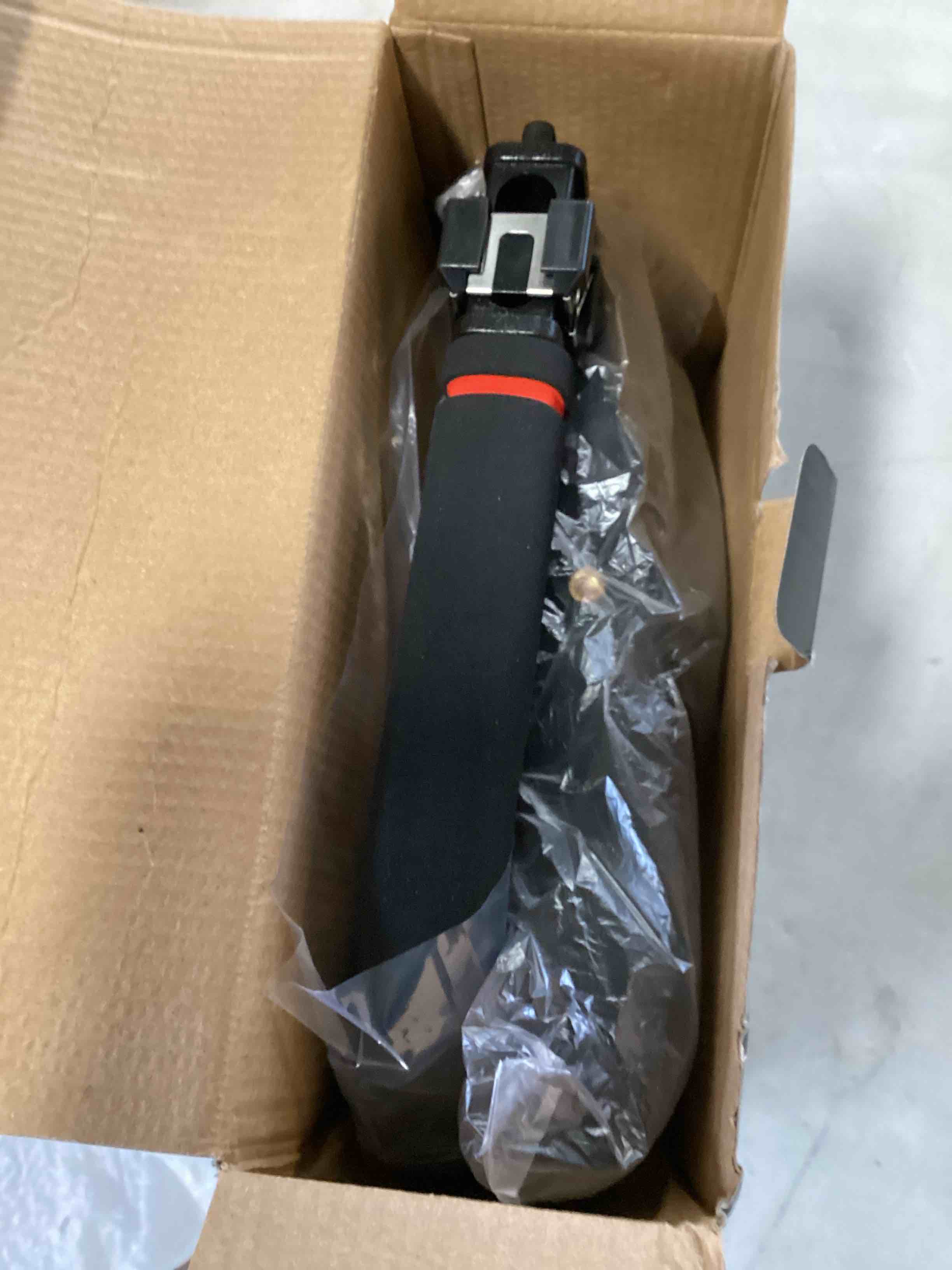 https://s3.amazonaws.com/lotting-images-prod/bidfta/YEL6687964_1720633505003.jpeg
