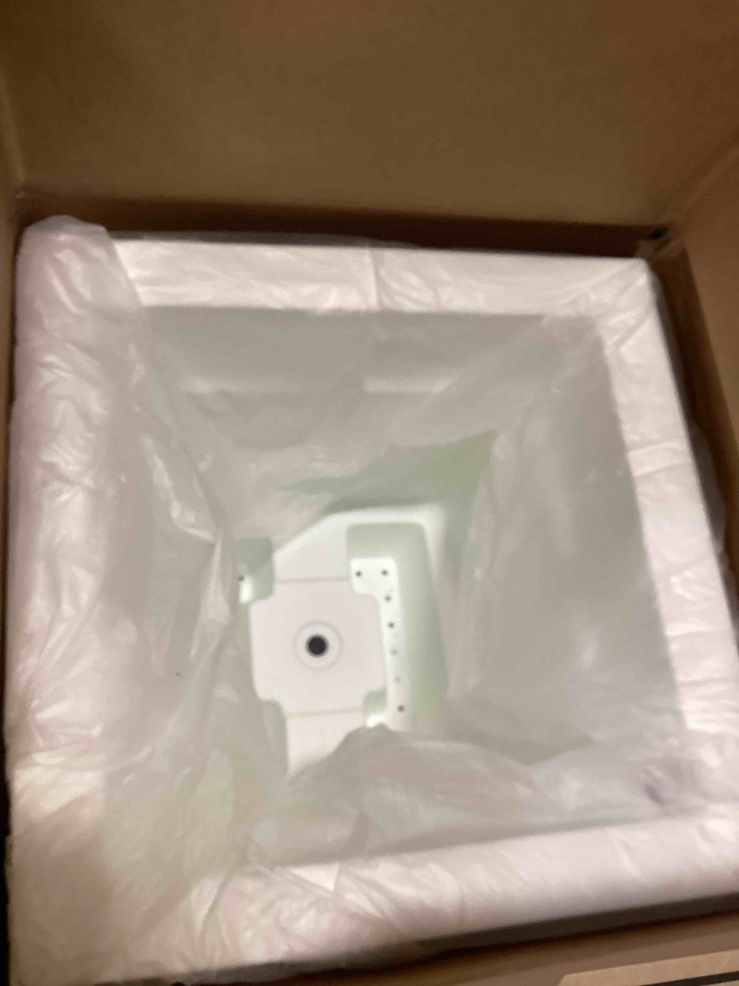 https://s3.amazonaws.com/lotting-images-prod/bidfta/YEL6690908_1722267719601.jpeg