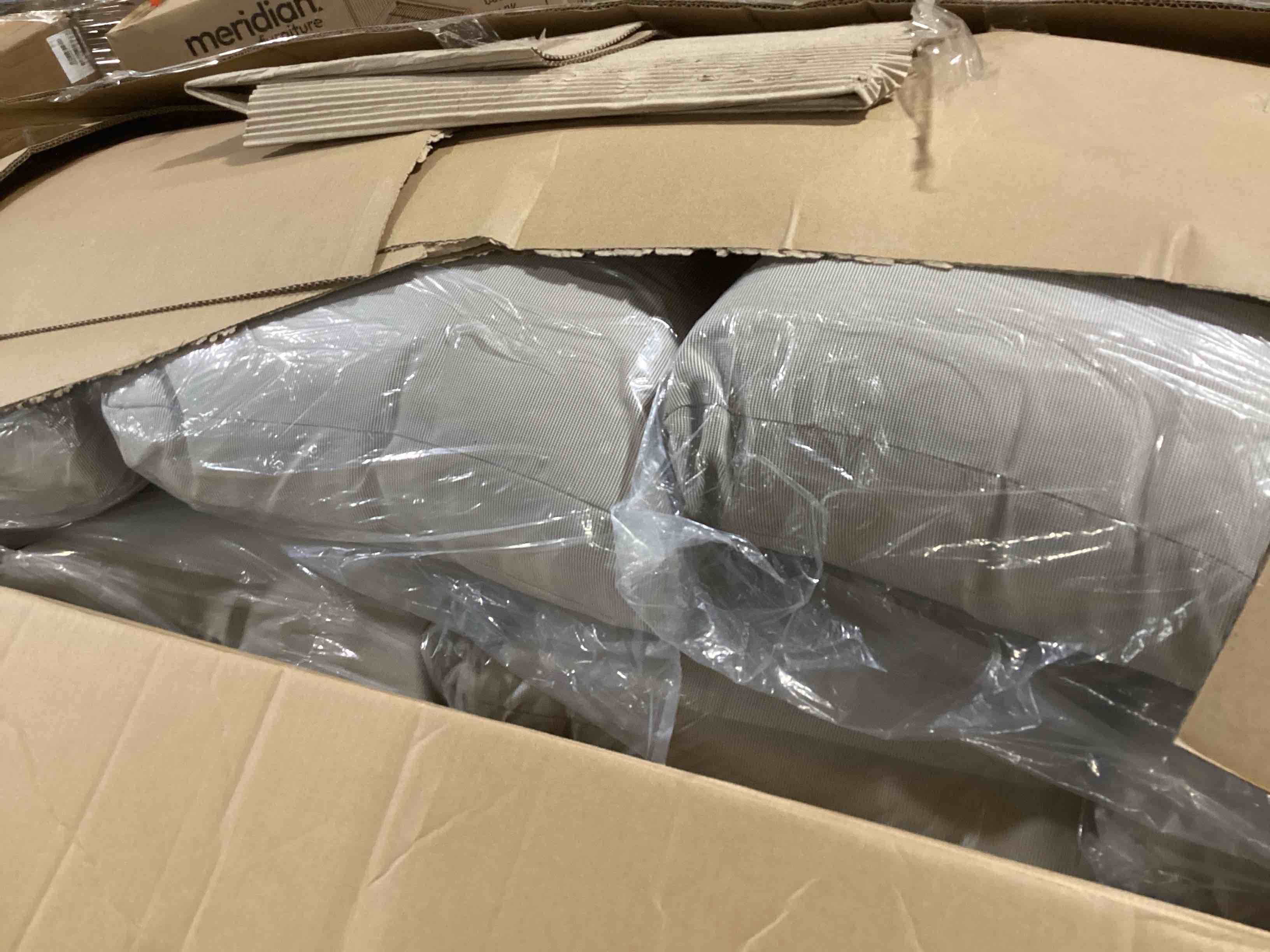 https://s3.amazonaws.com/lotting-images-prod/bidfta/YEL6693271_1723811030124.jpeg