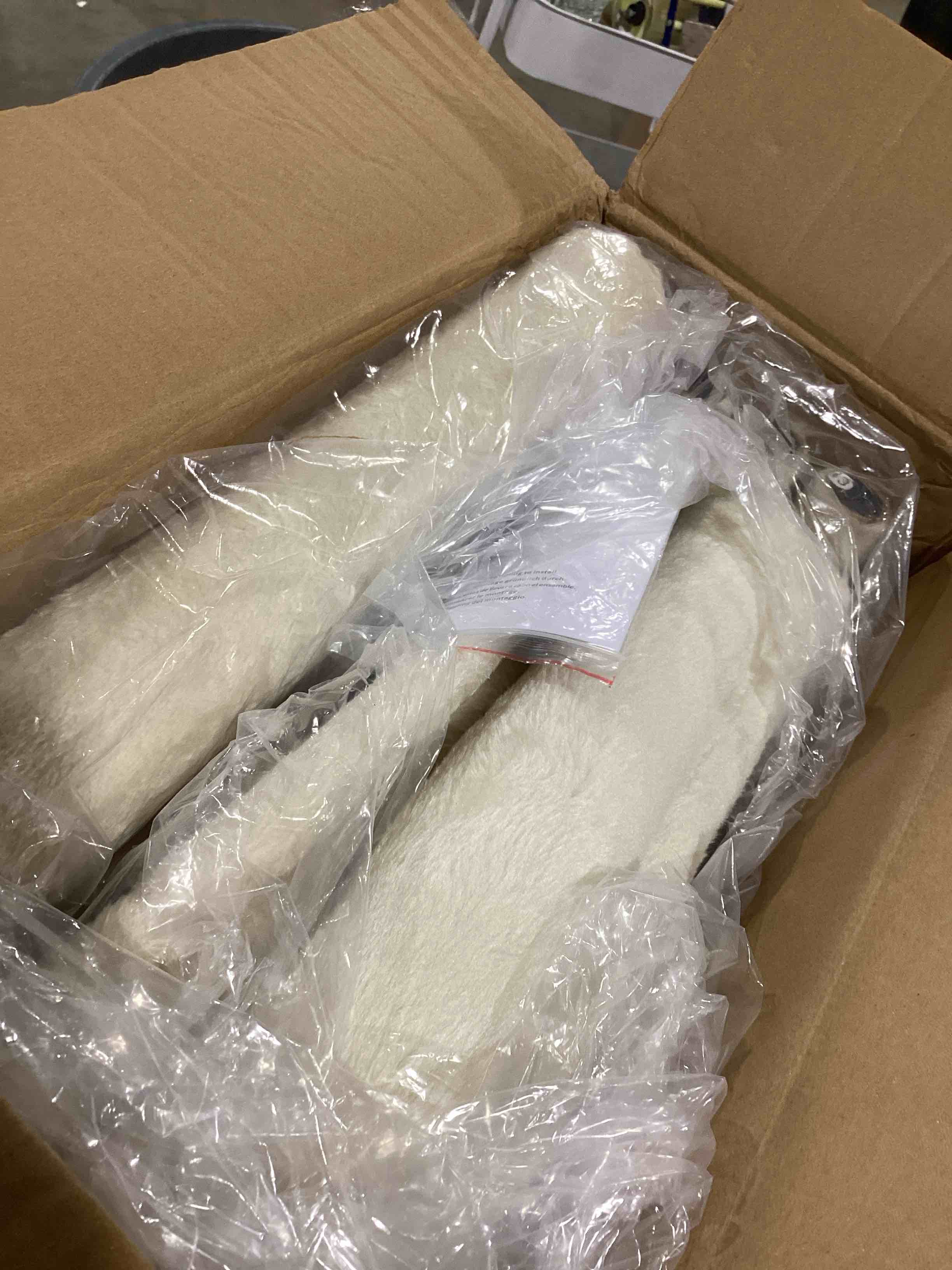 https://s3.amazonaws.com/lotting-images-prod/bidfta/YEL6699123_1722603285053.jpeg