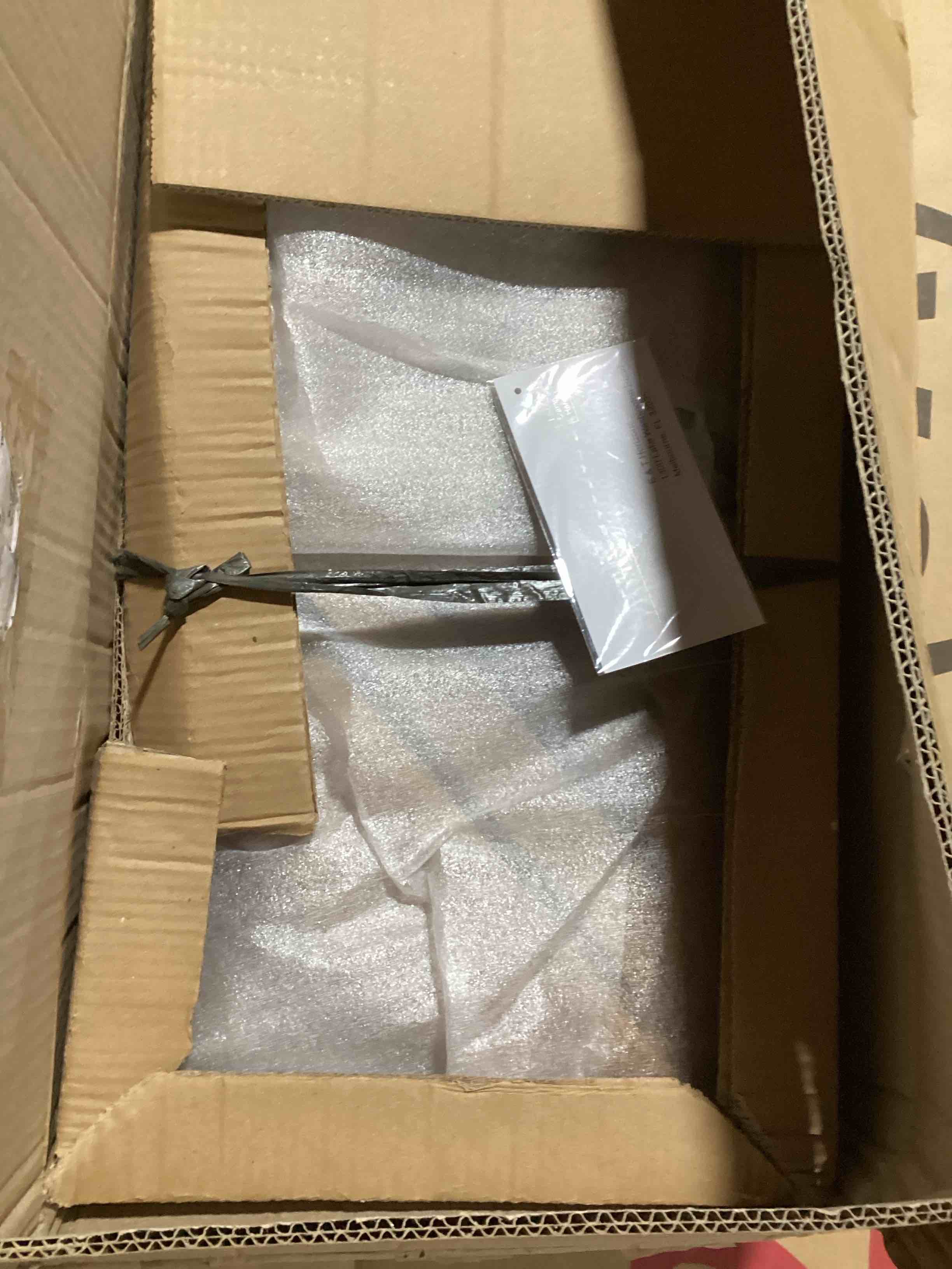 https://s3.amazonaws.com/lotting-images-prod/bidfta/YEL6700802_1729273221452.jpeg