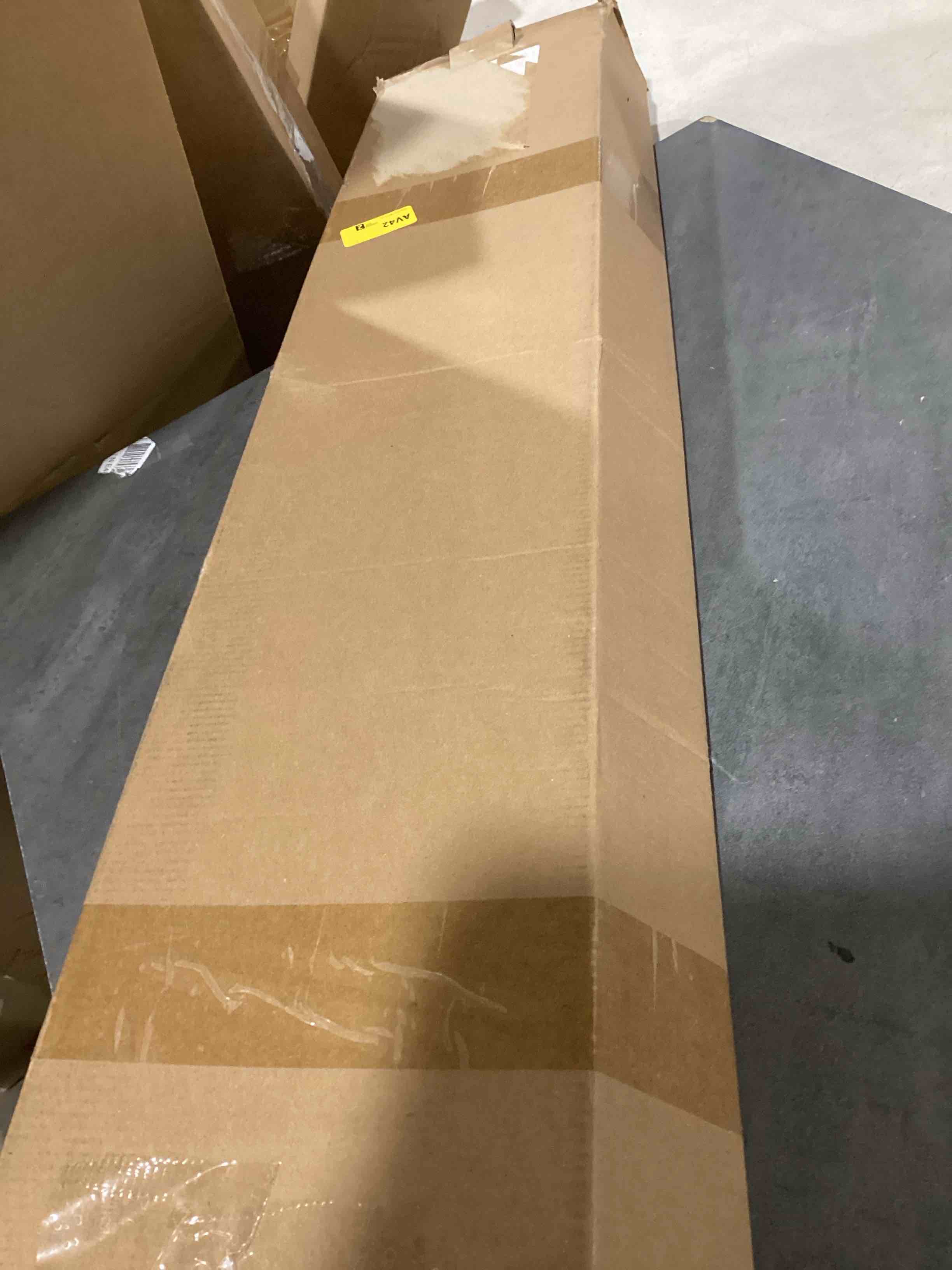 https://s3.amazonaws.com/lotting-images-prod/bidfta/YEL6701421_1722274582712.jpeg