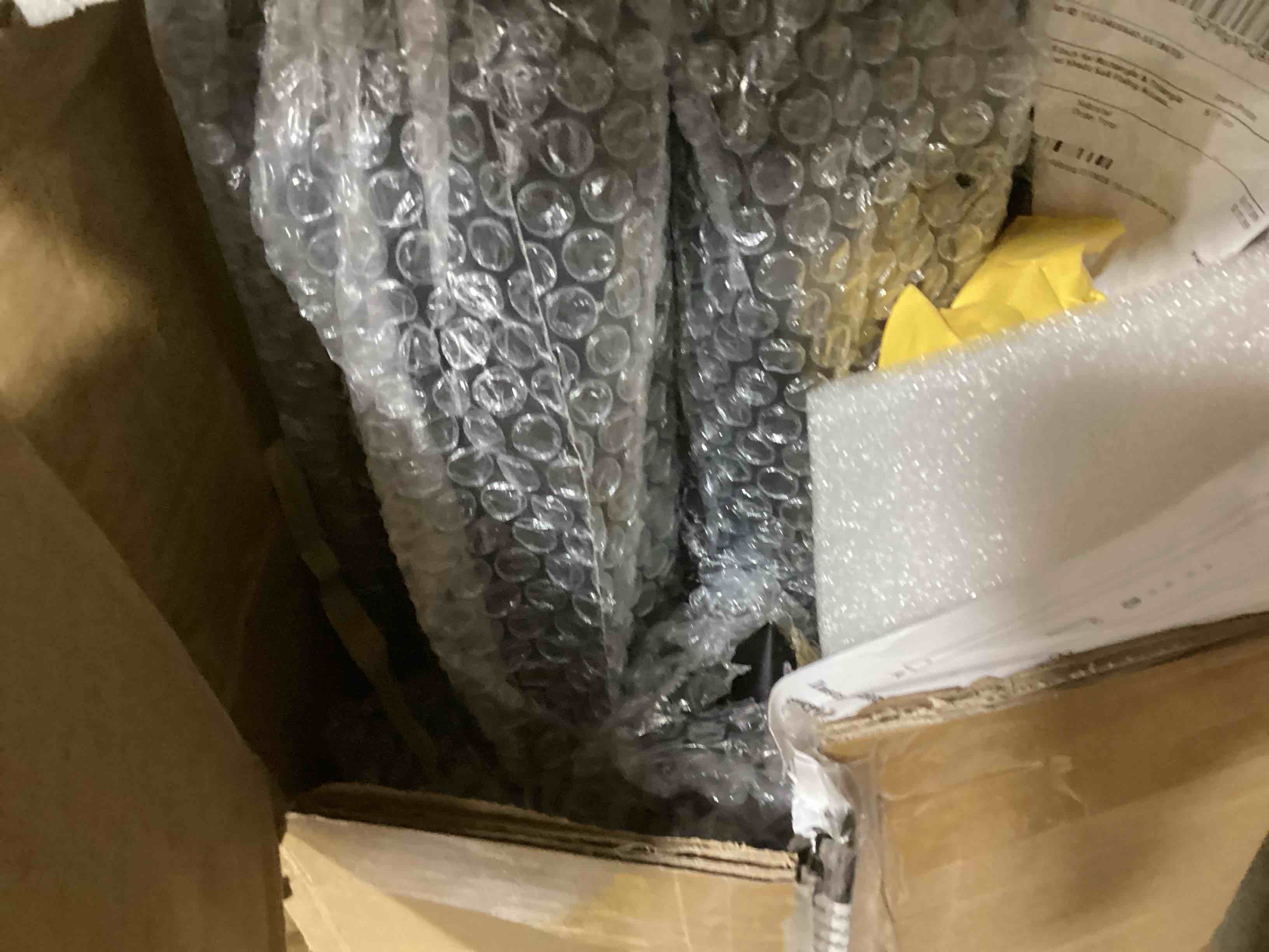 https://s3.amazonaws.com/lotting-images-prod/bidfta/YEL6702819_1721933721980.jpeg