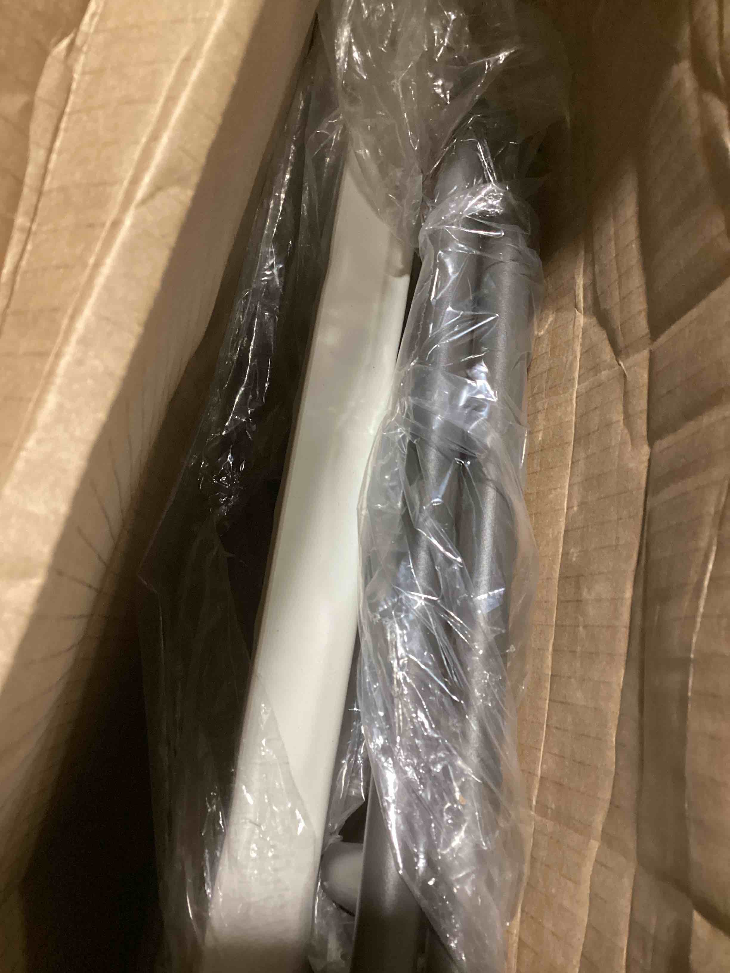 https://s3.amazonaws.com/lotting-images-prod/bidfta/YEL6703651_1722453182135.jpeg