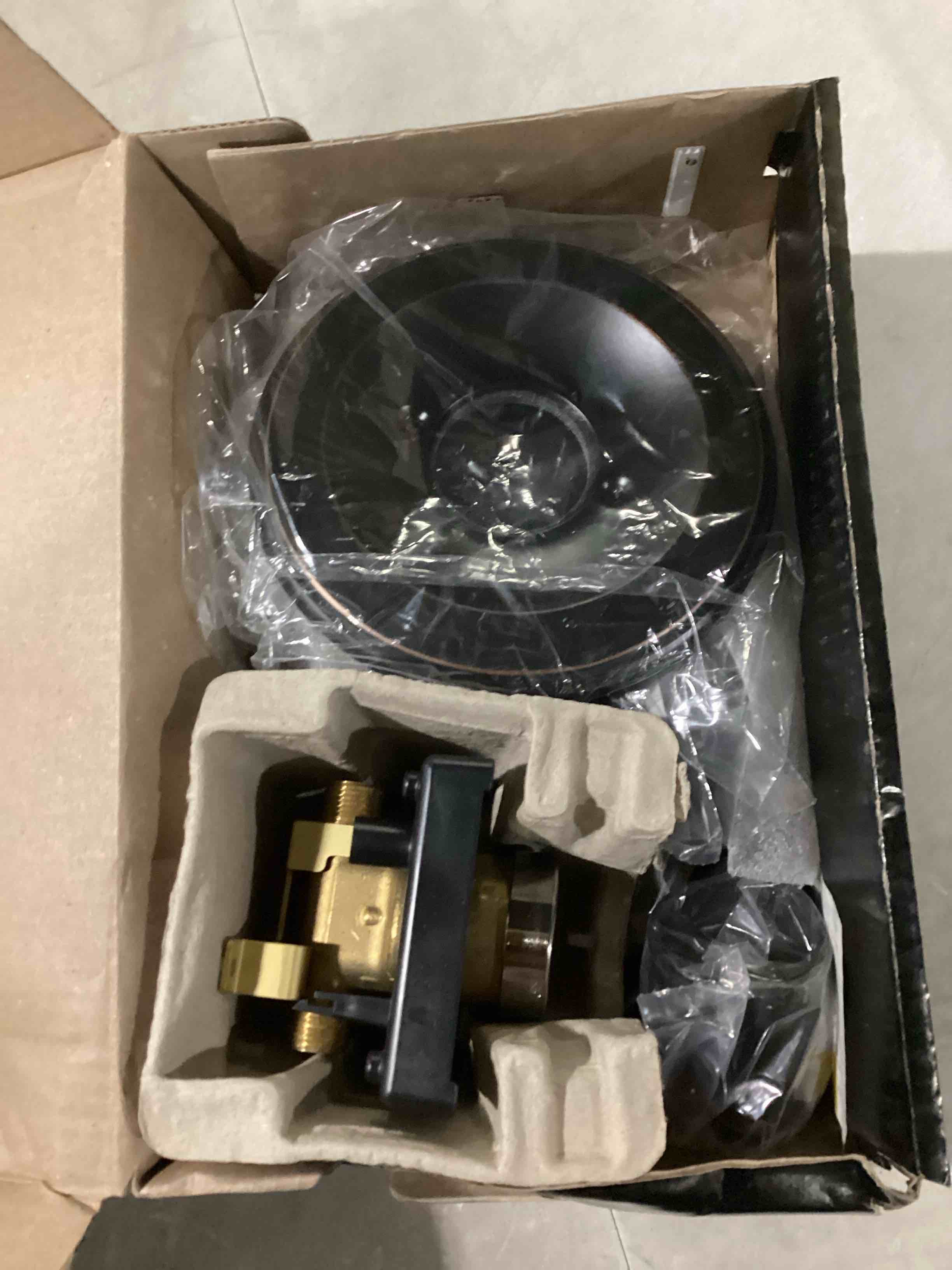 https://s3.amazonaws.com/lotting-images-prod/bidfta/YEL6704911_1731511840269.jpeg