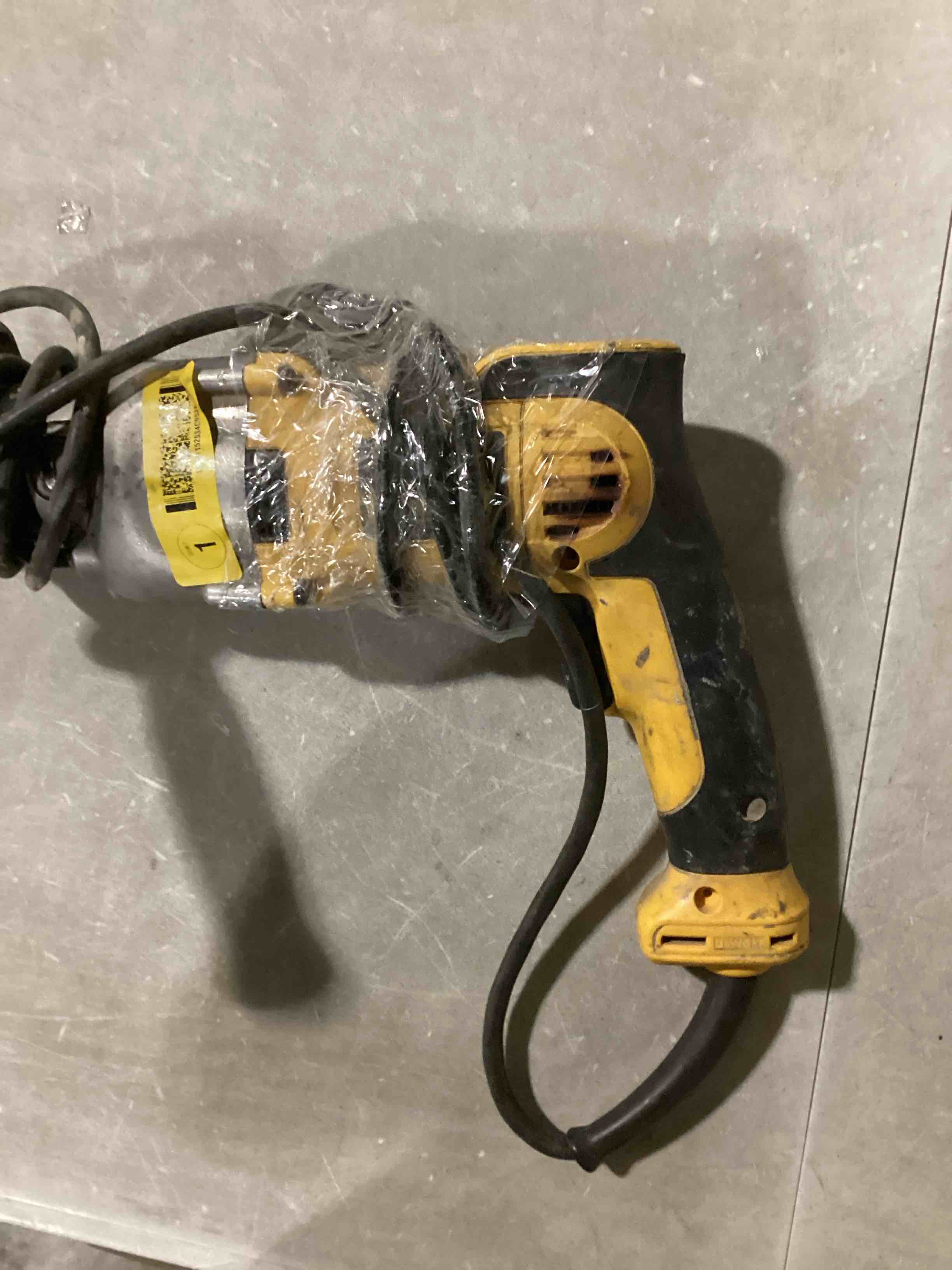 https://s3.amazonaws.com/lotting-images-prod/bidfta/YEL6704955_1731522751671.jpeg