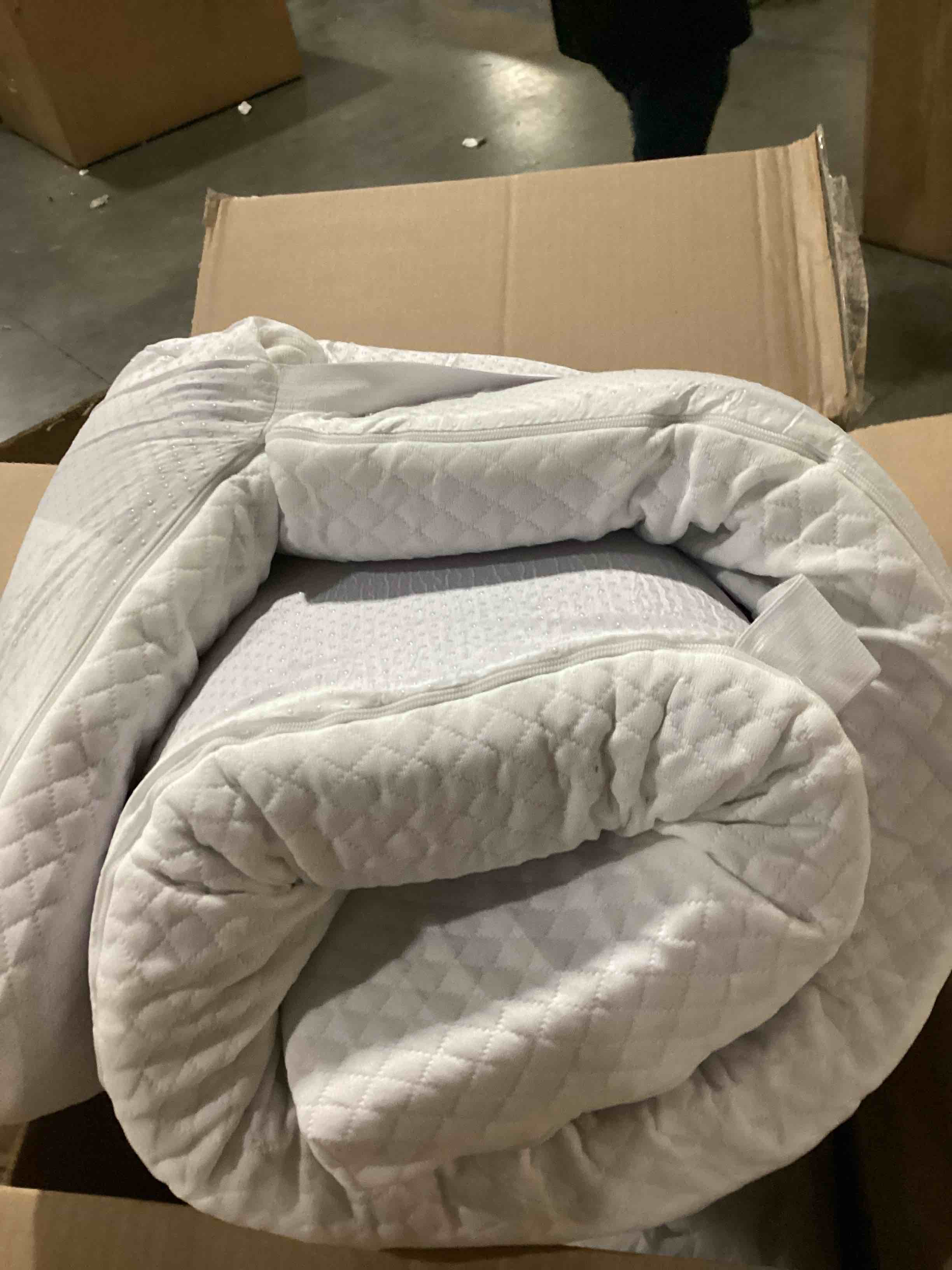 https://s3.amazonaws.com/lotting-images-prod/bidfta/YEL6704975_1731527022110.jpeg