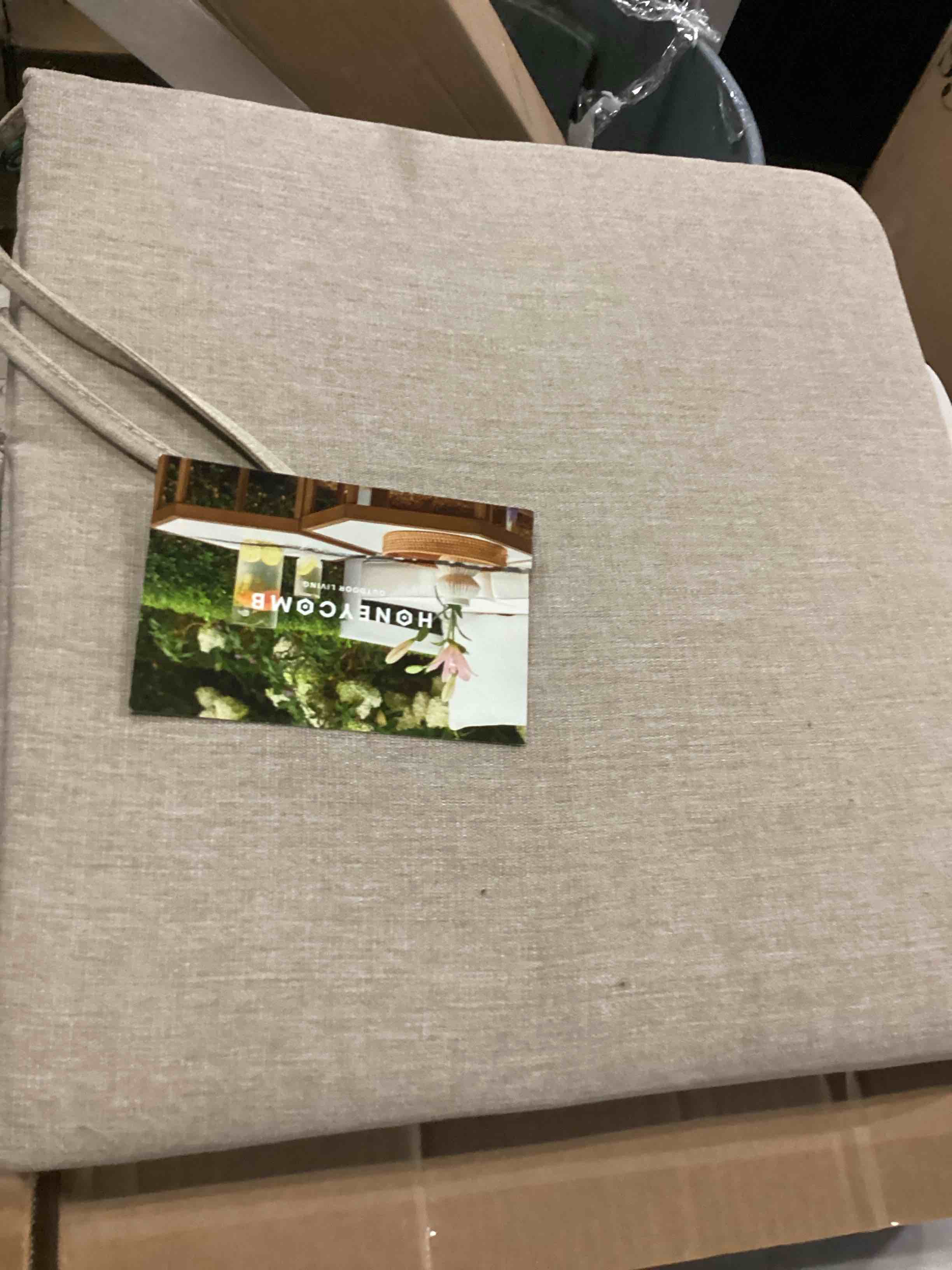 https://s3.amazonaws.com/lotting-images-prod/bidfta/YEL6705816_1730924177263.jpeg